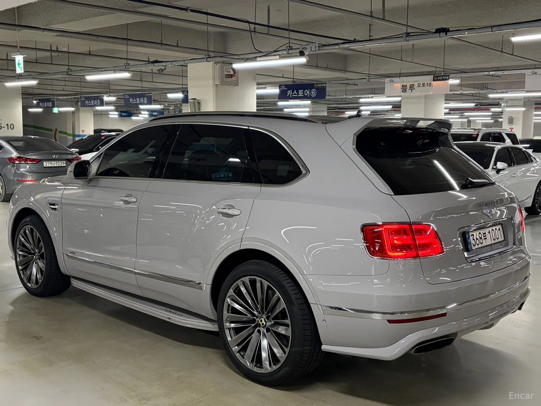 Bentley Bentayga превью 4