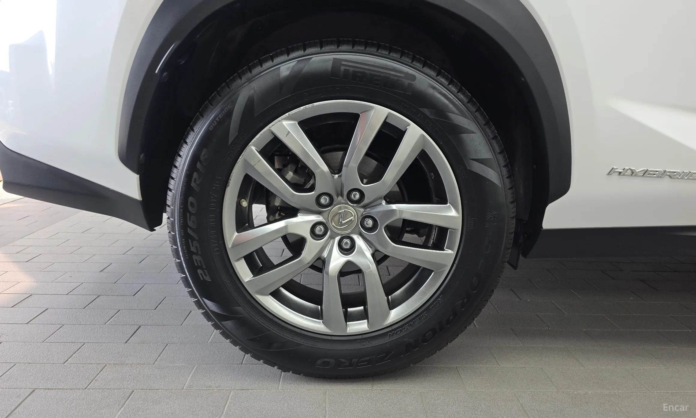 Lexus NX300h превью 5