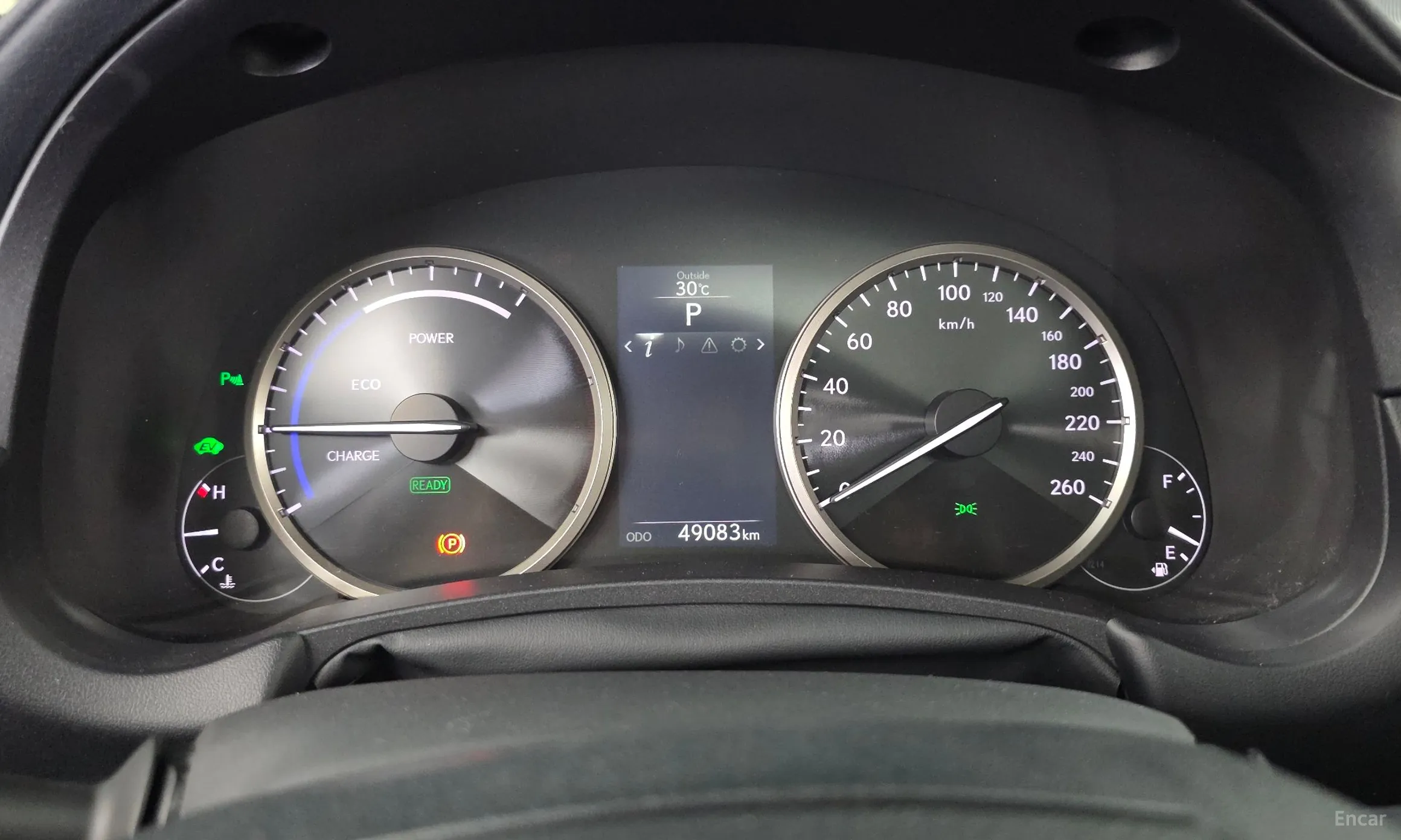 Lexus NX300h превью 8
