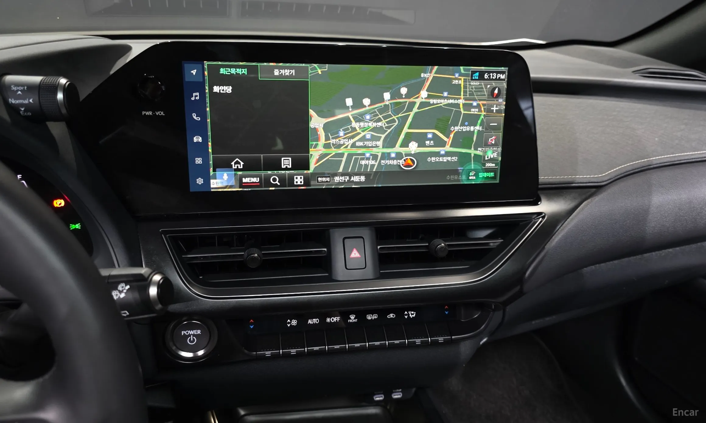Lexus UX300h превью 15