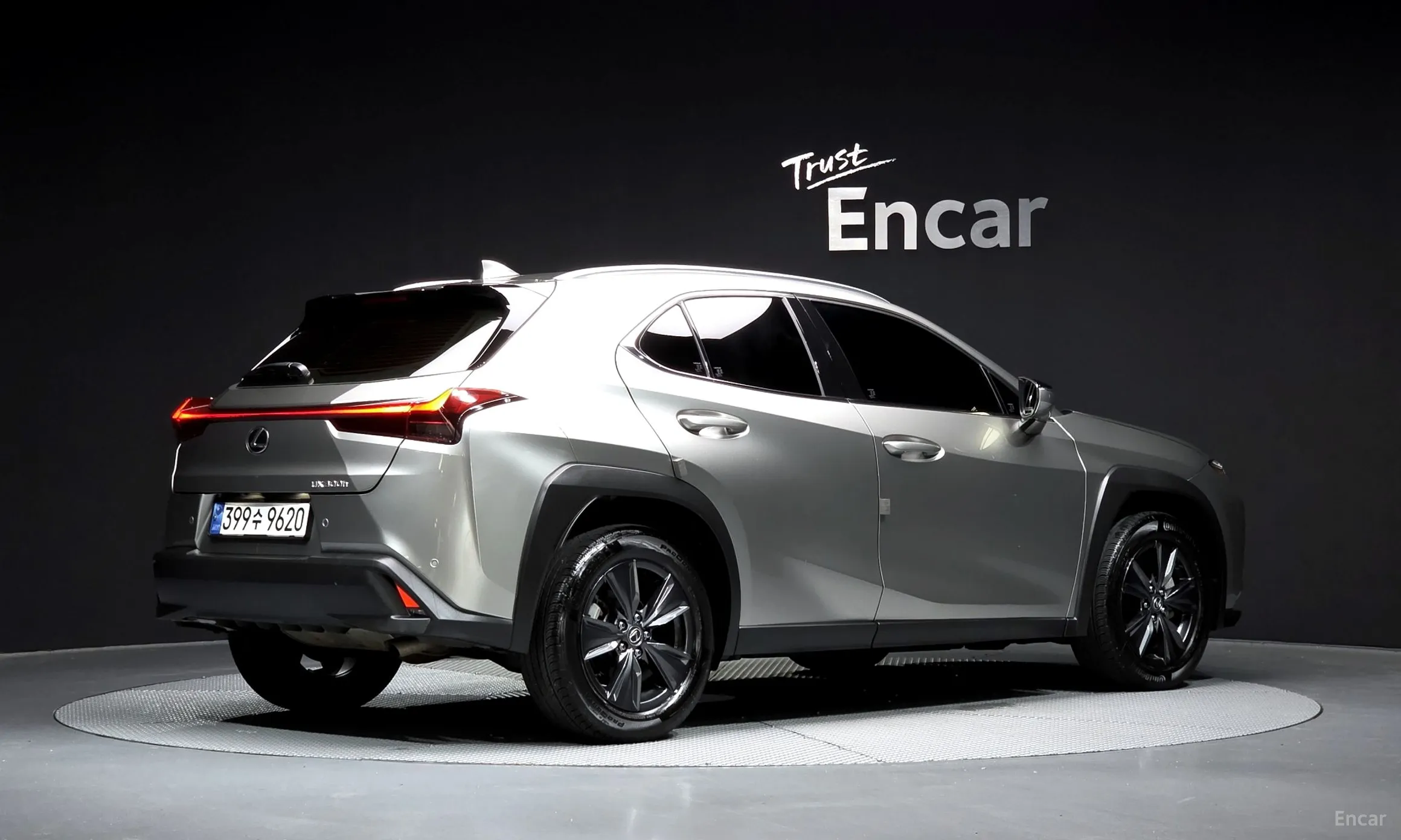 Lexus UX300h
