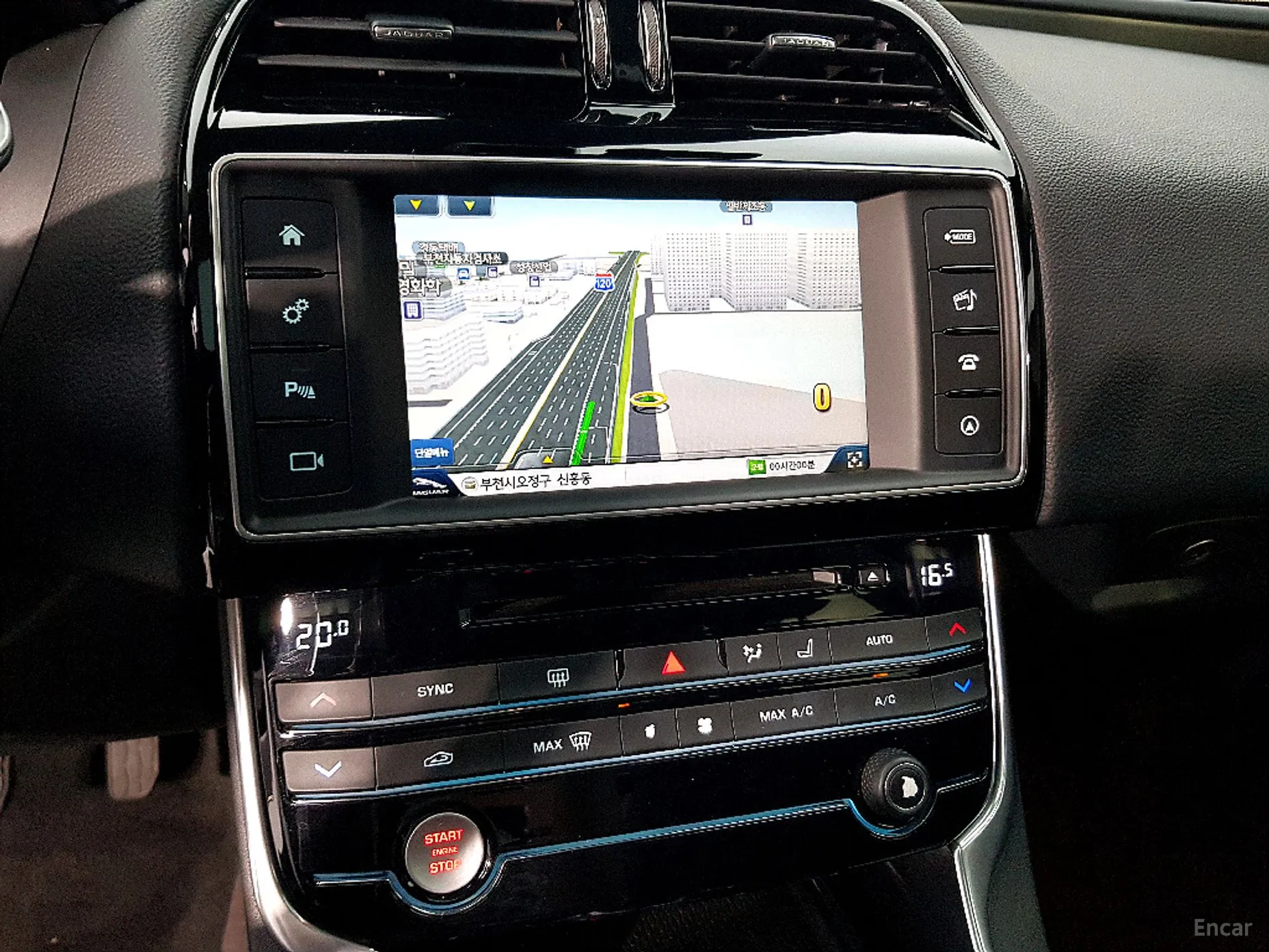 Jaguar XE превью 12
