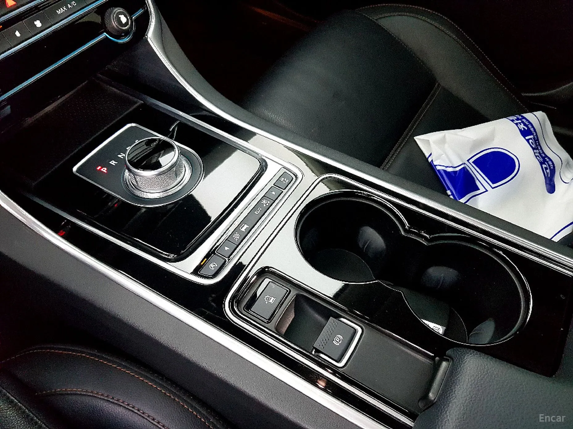 Jaguar XE превью 13