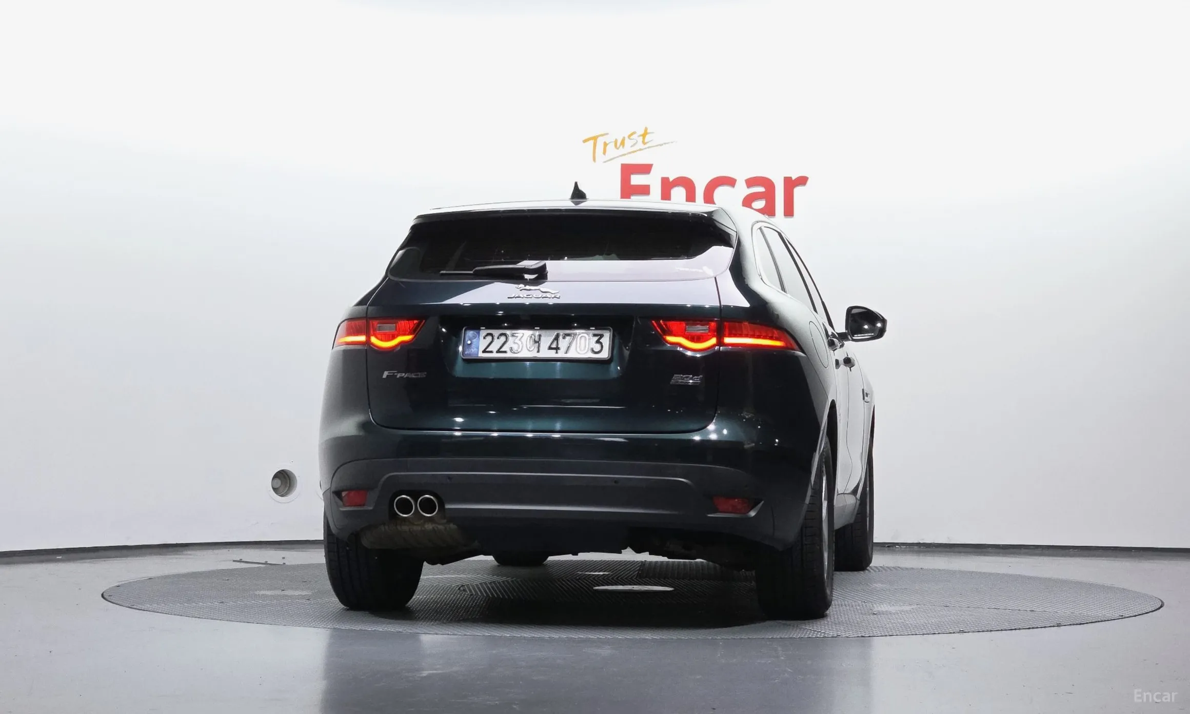 Jaguar F-PACE превью 4