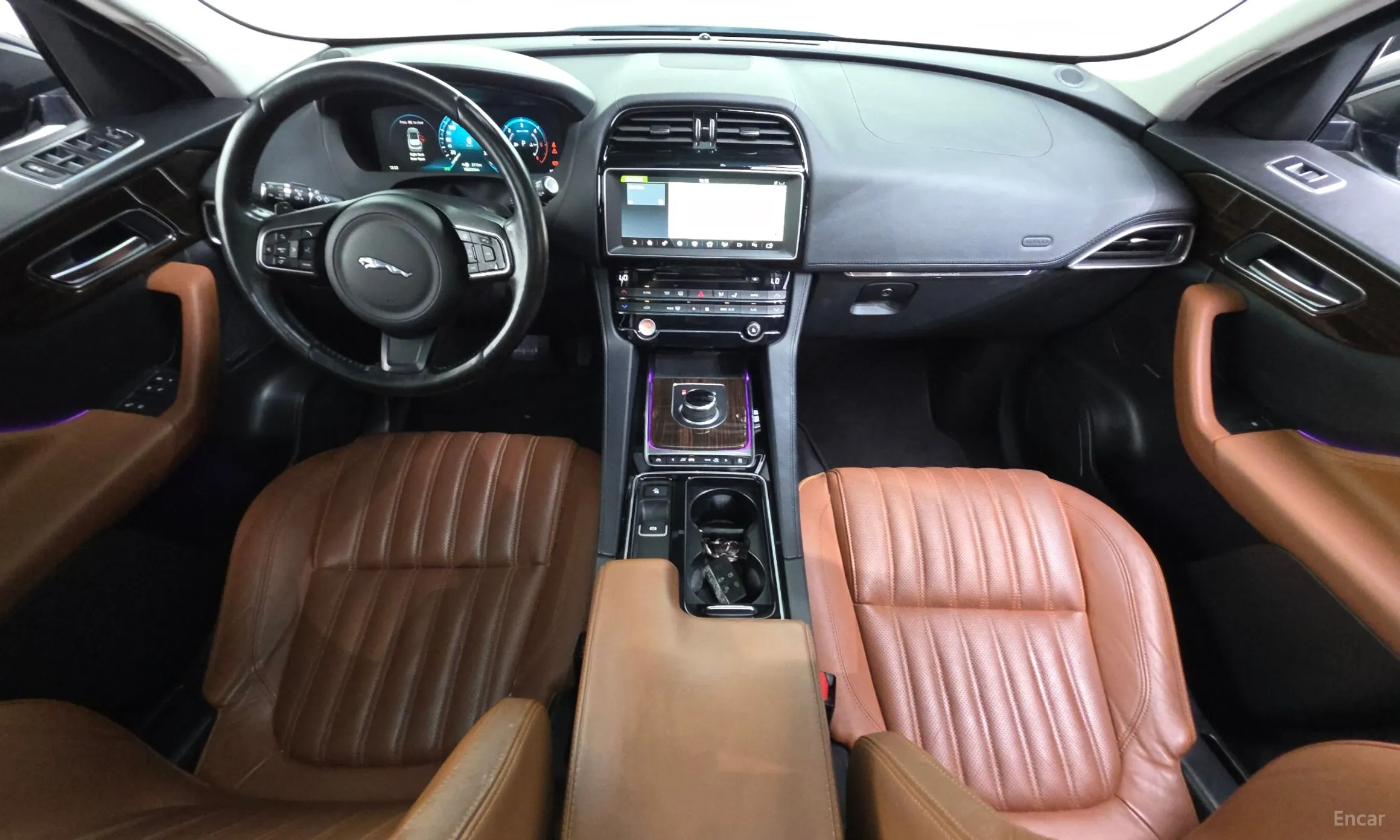 Jaguar F-PACE превью 7