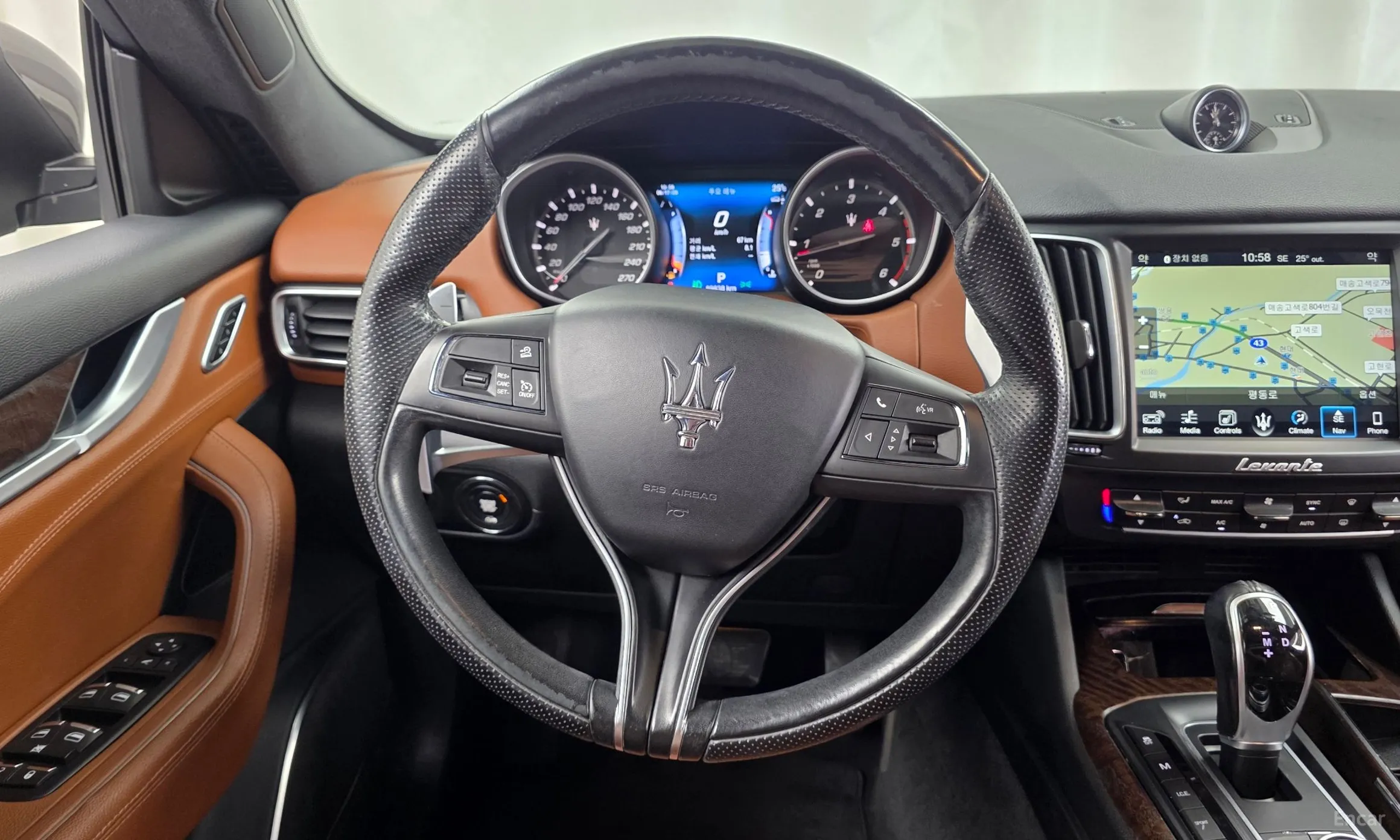 Maserati Levante превью 13