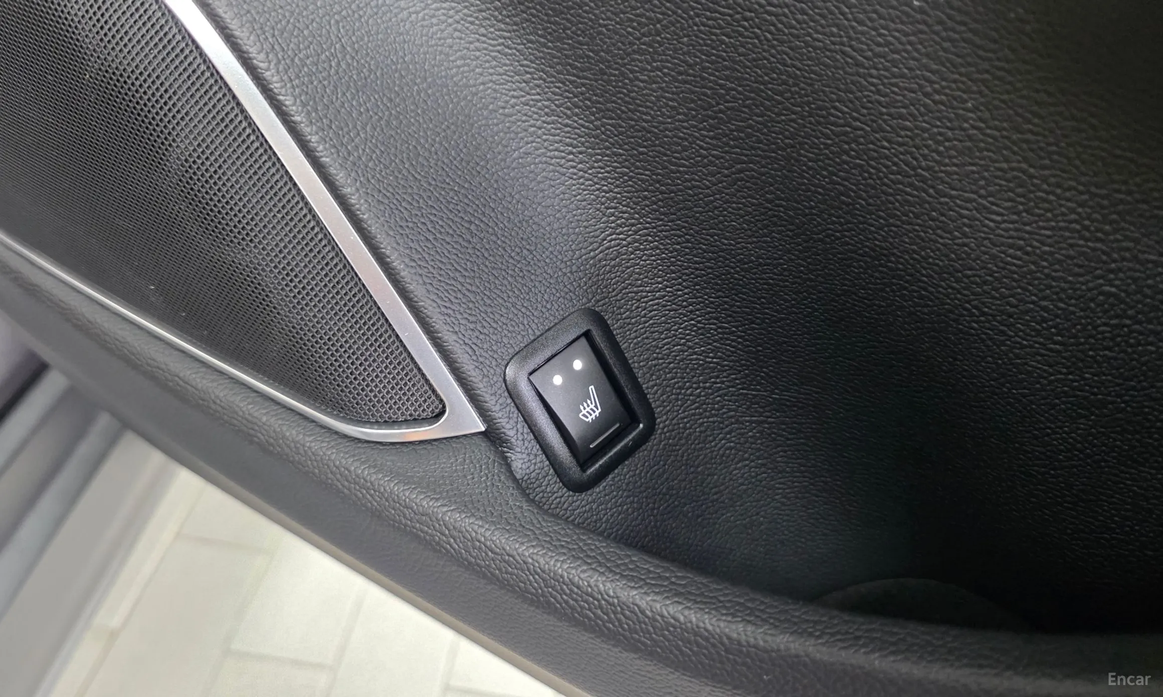 Maserati Levante превью 17