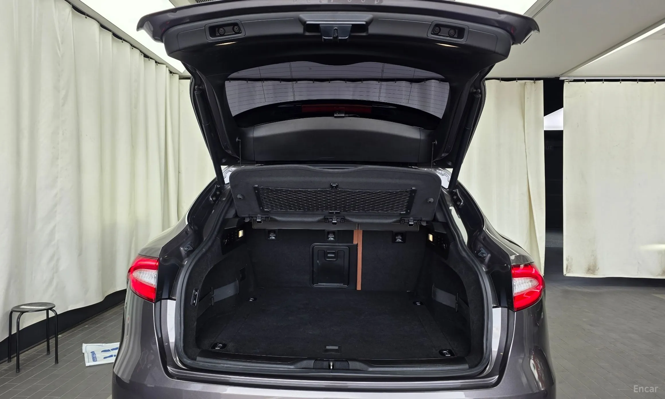 Maserati Levante превью 20