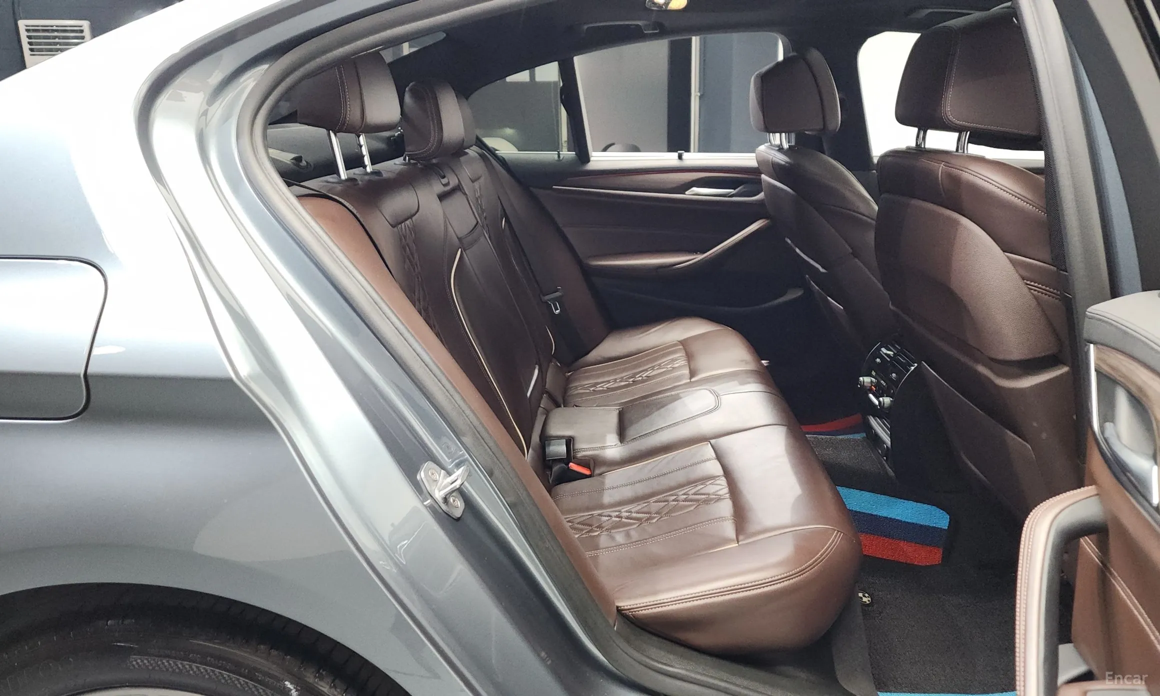 BMW 5 Series (G30) превью 11