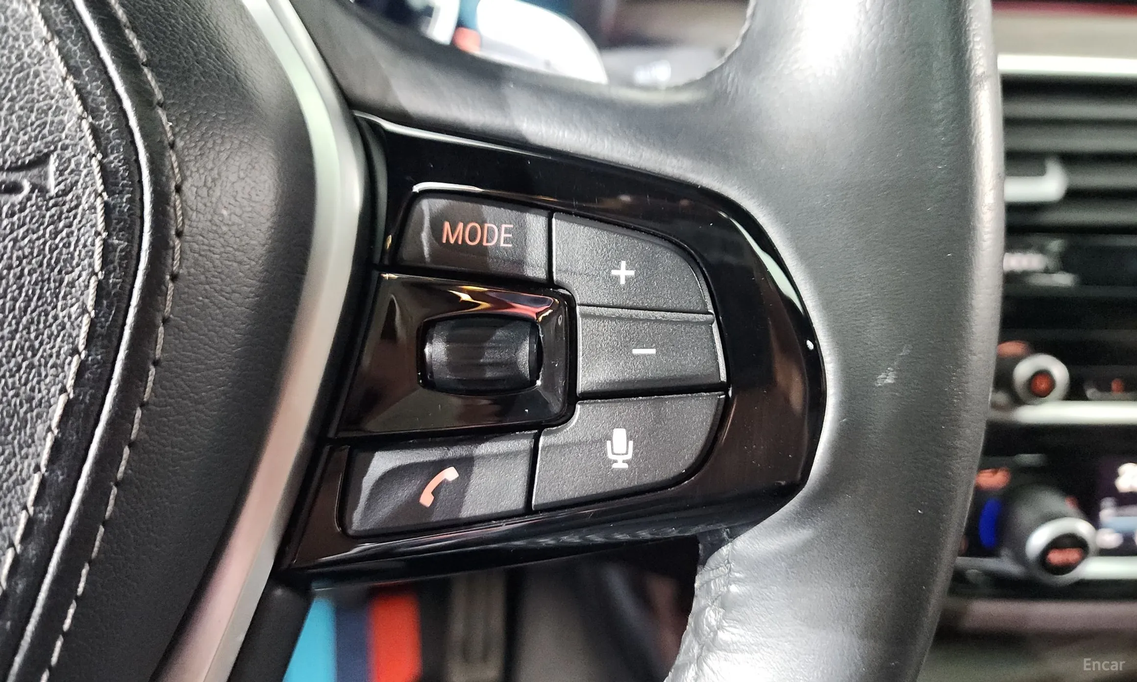 BMW 5 Series (G30) превью 15
