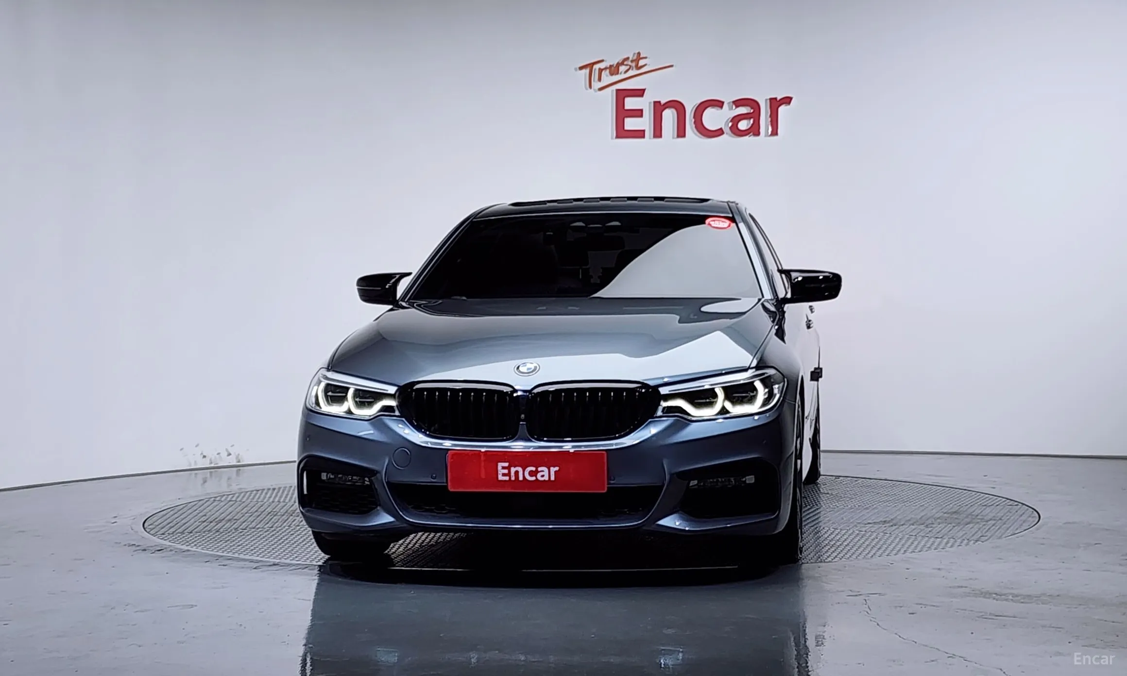 BMW 5 Series (G30) превью 3