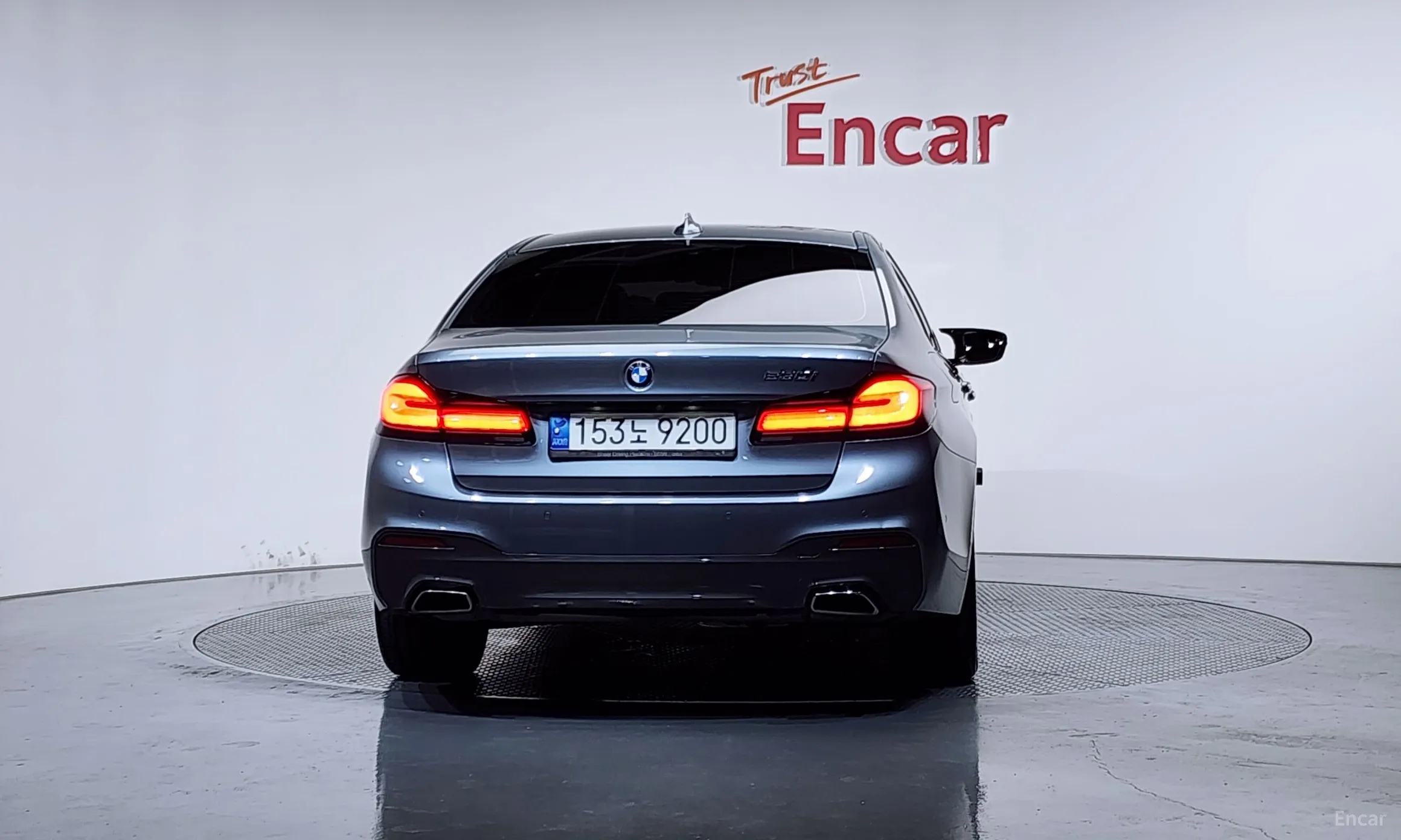 BMW 5 Series (G30) превью 4