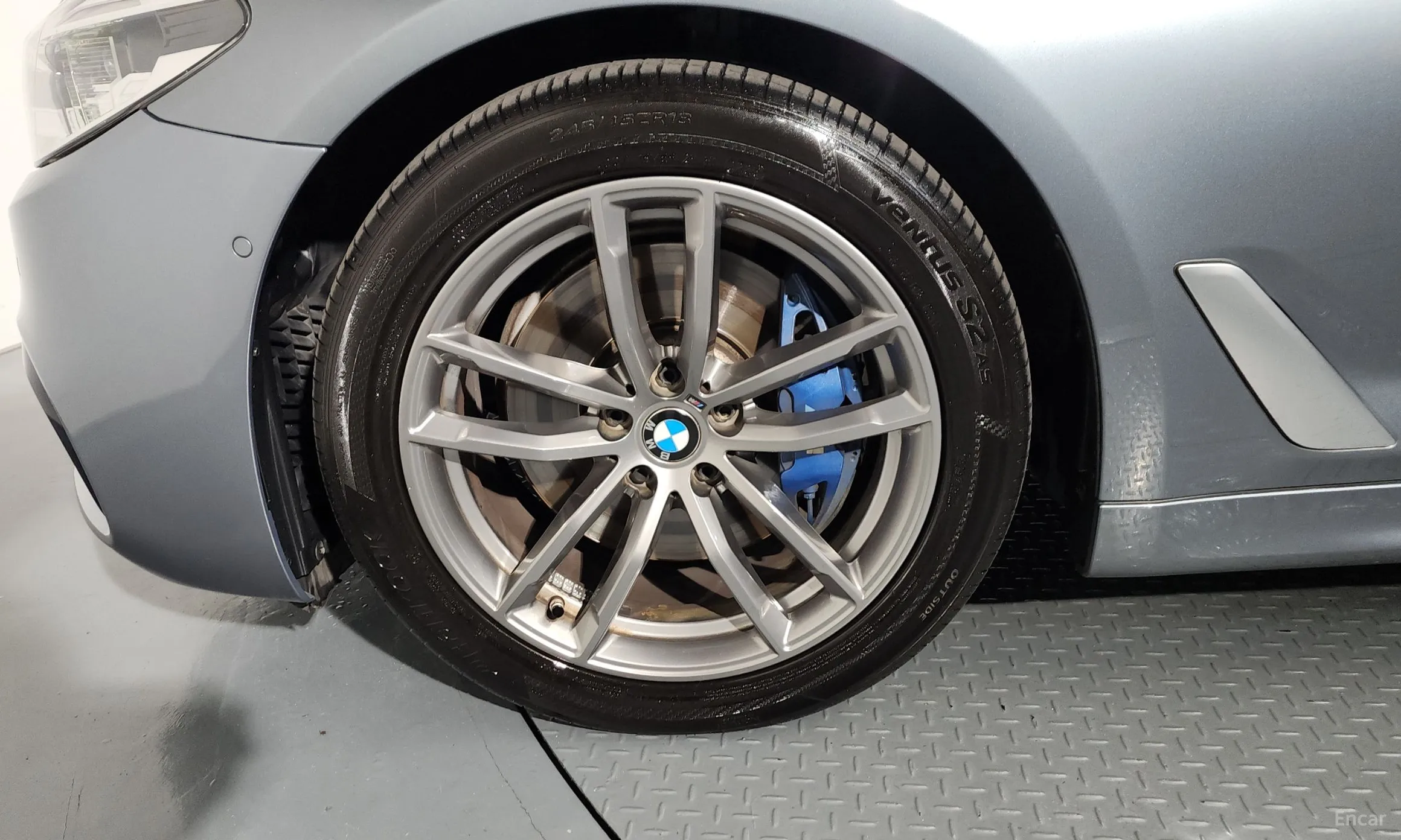 BMW 5 Series (G30) превью 5