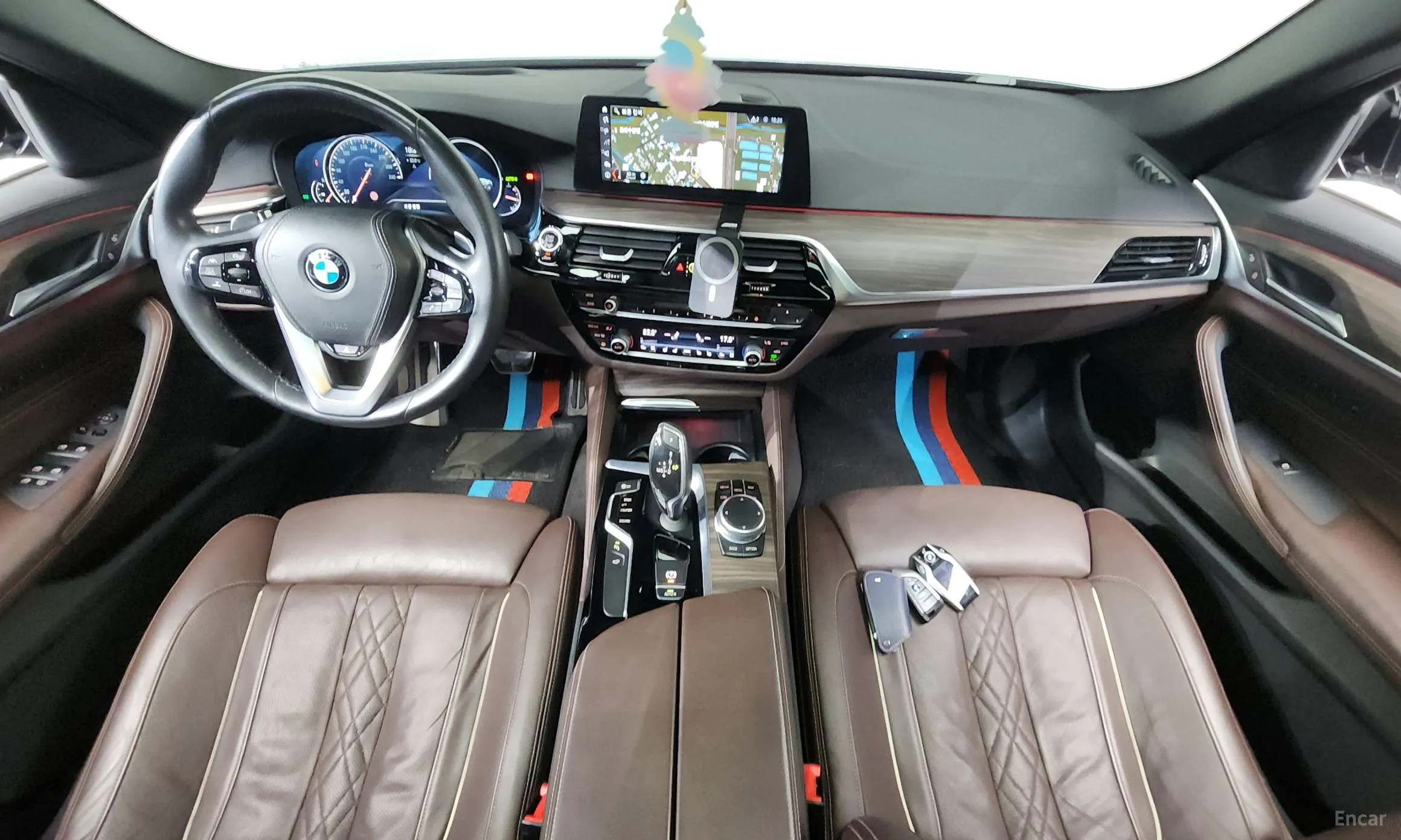 BMW 5 Series (G30) превью 7
