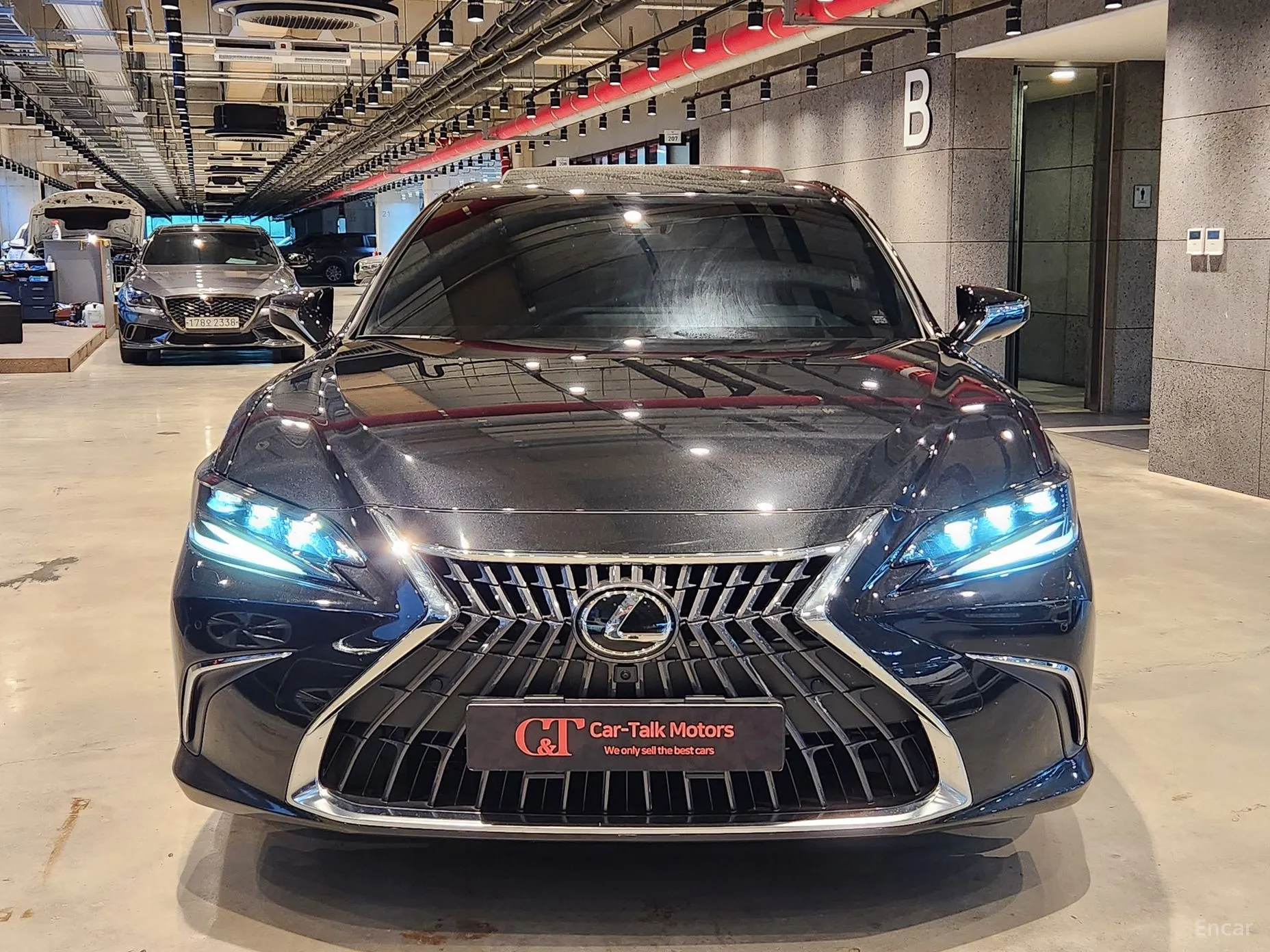 Lexus ES300h 7th Generation превью 3