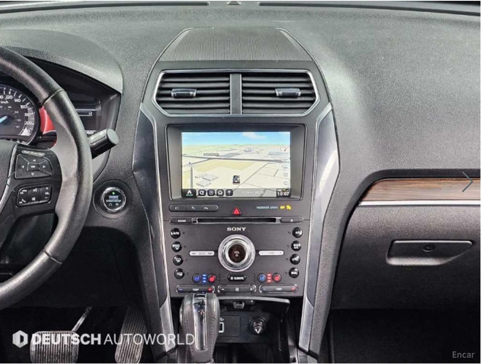 Ford Explorer превью 14
