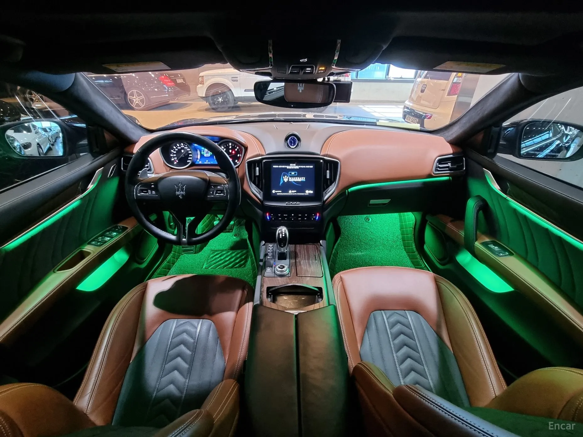 Maserati Ghibli превью 20