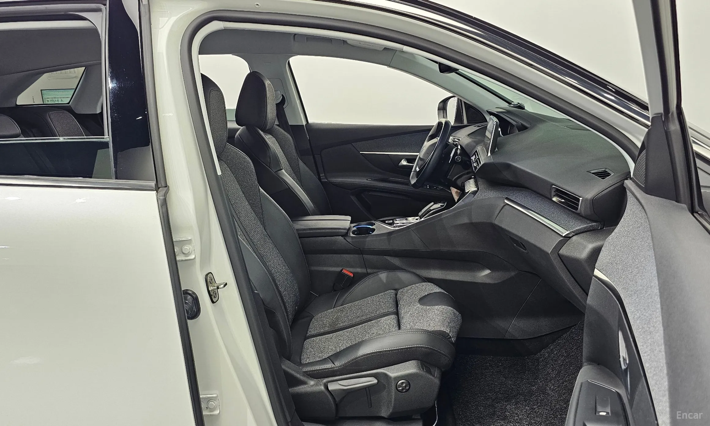 Peugeot 3008 2nd generation превью 11