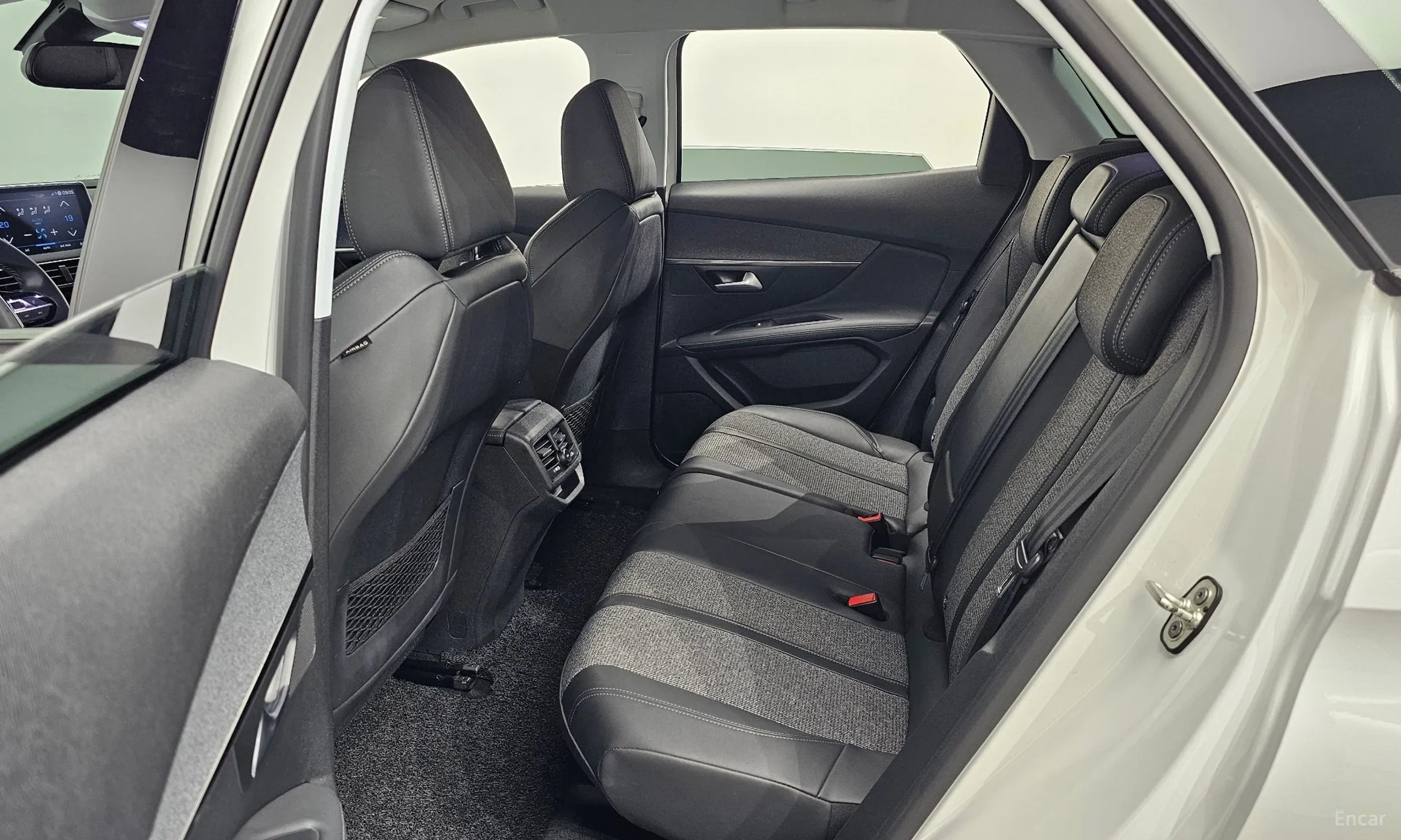 Peugeot 3008 2nd generation превью 12