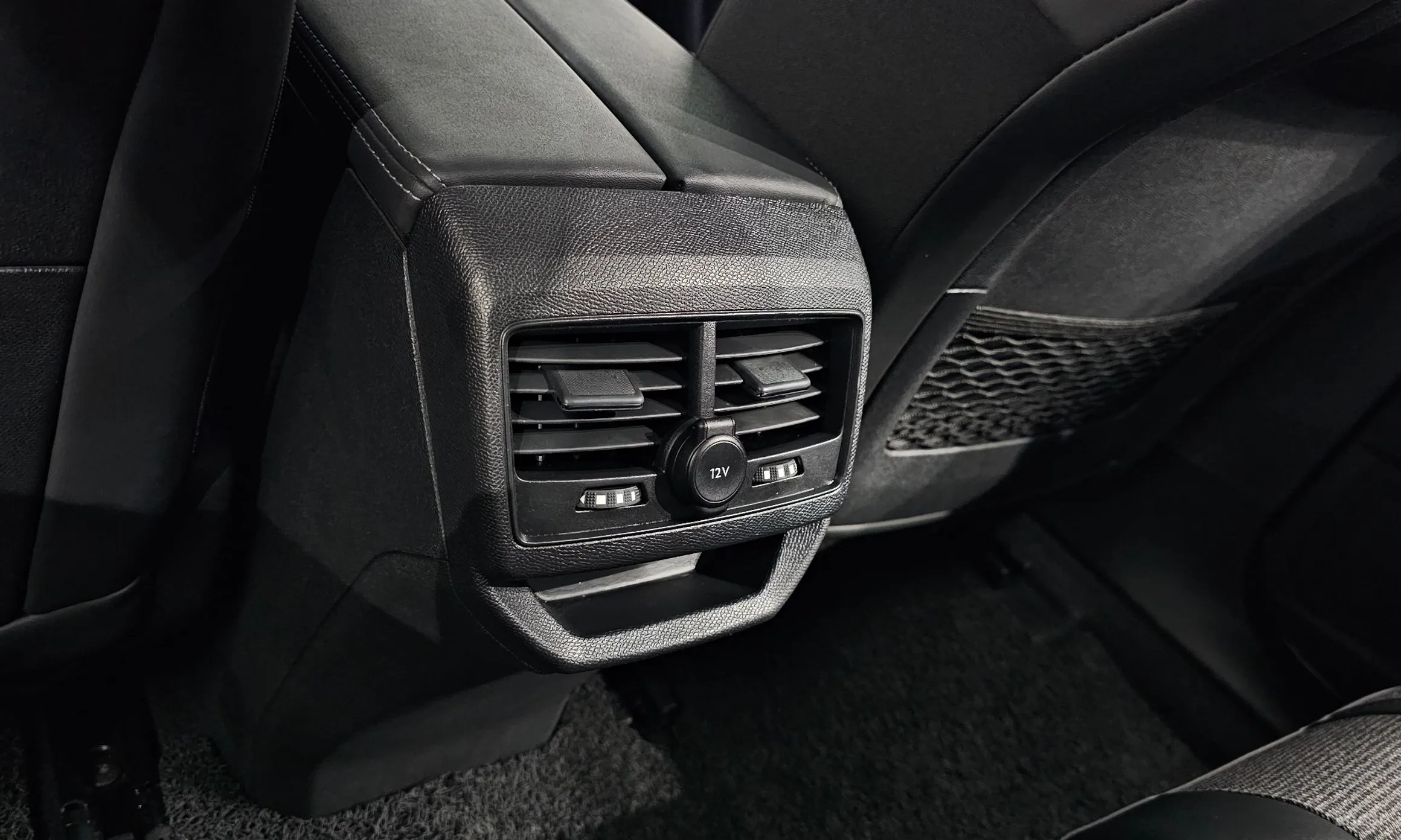 Peugeot 3008 2nd generation превью 18