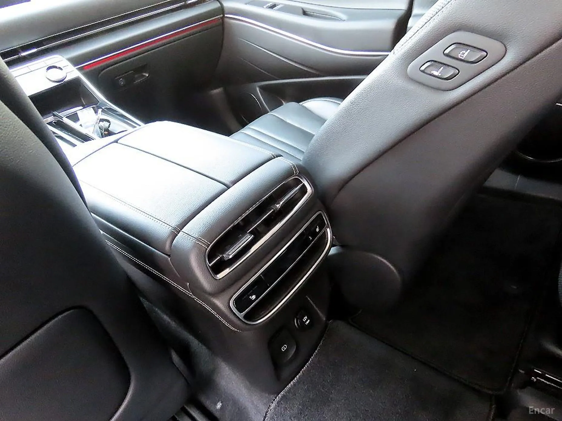Genesis GV80 превью 16