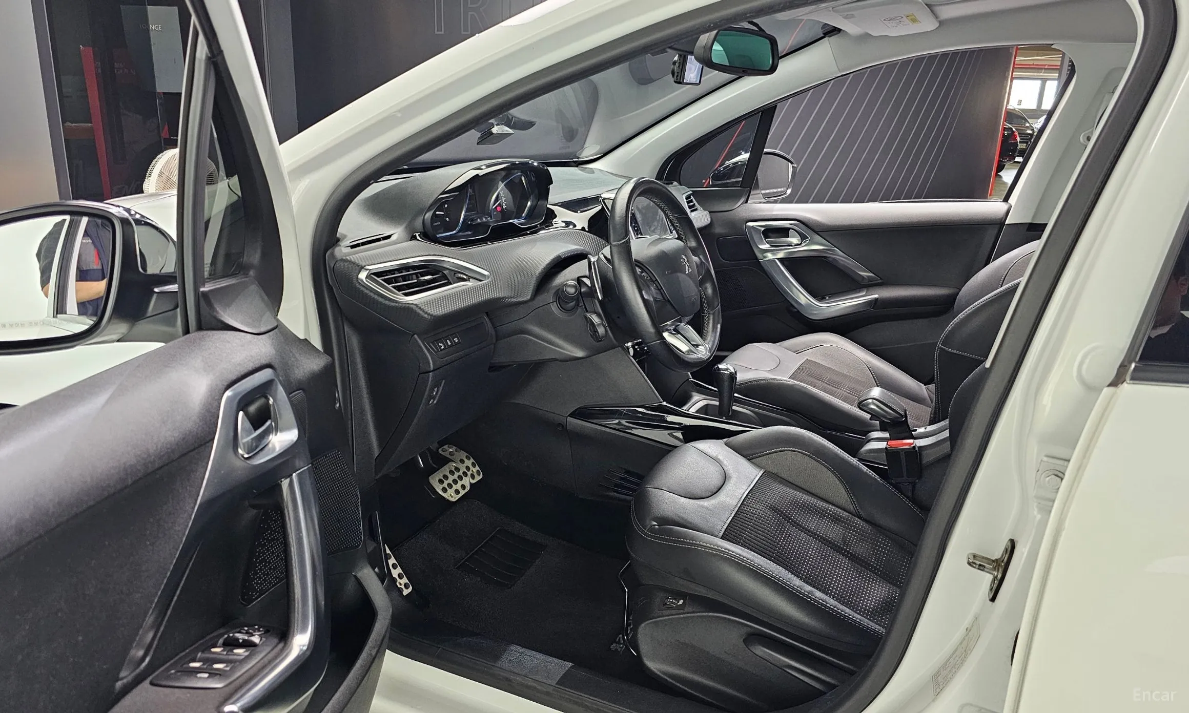 Peugeot 2008. превью 10