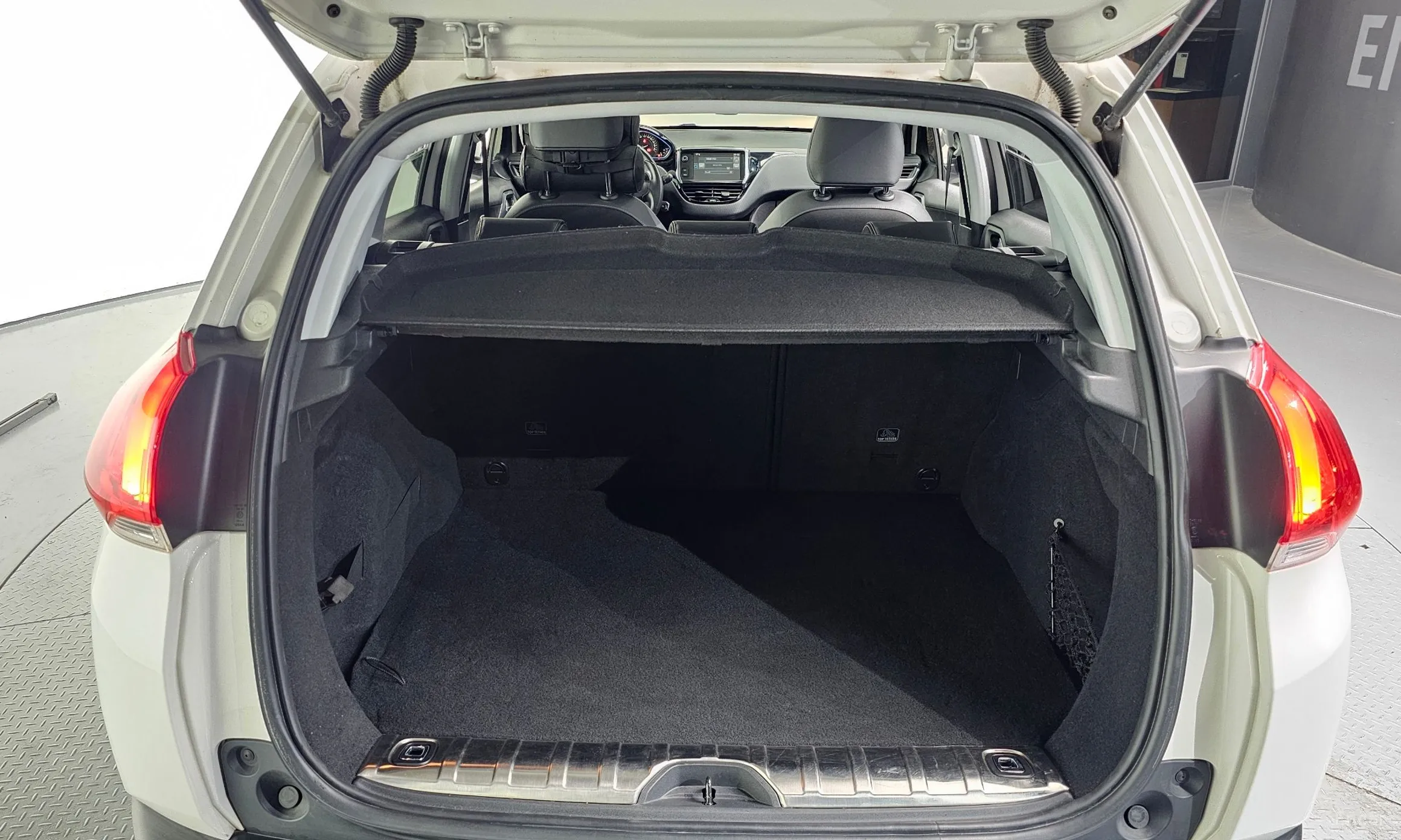 Peugeot 2008. превью 20