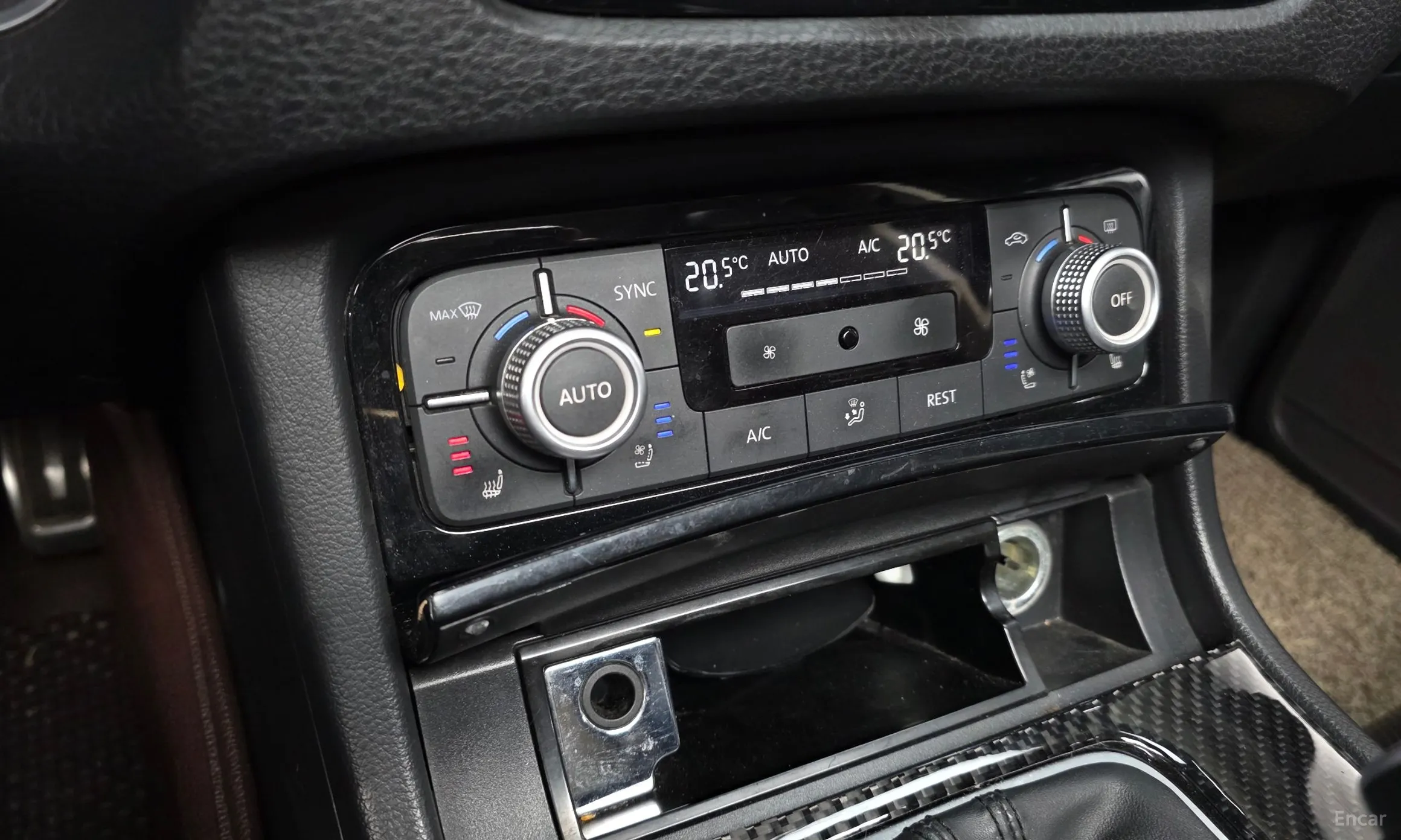 Volkswagen New Touareg превью 16