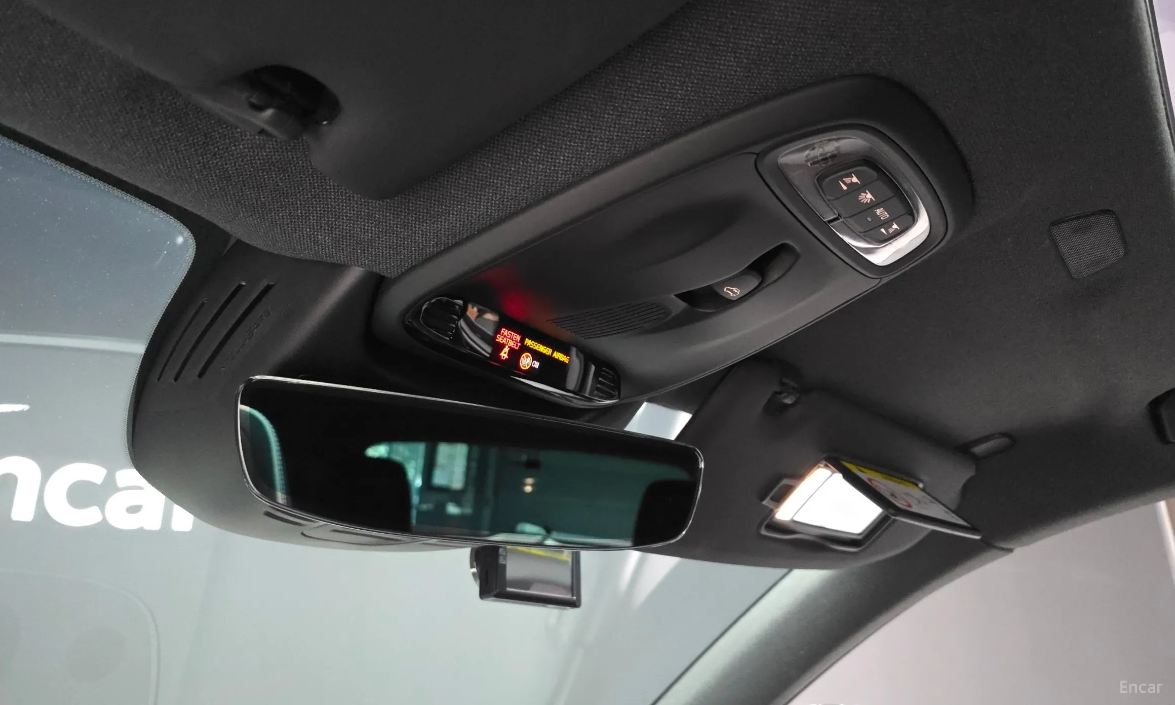 Volvo XC40 превью 20