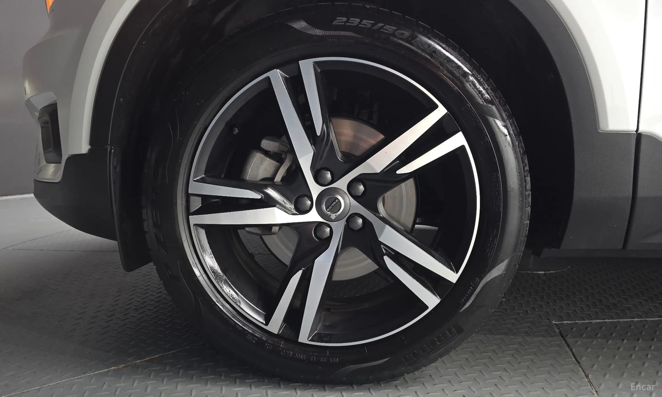 Volvo XC40 превью 5