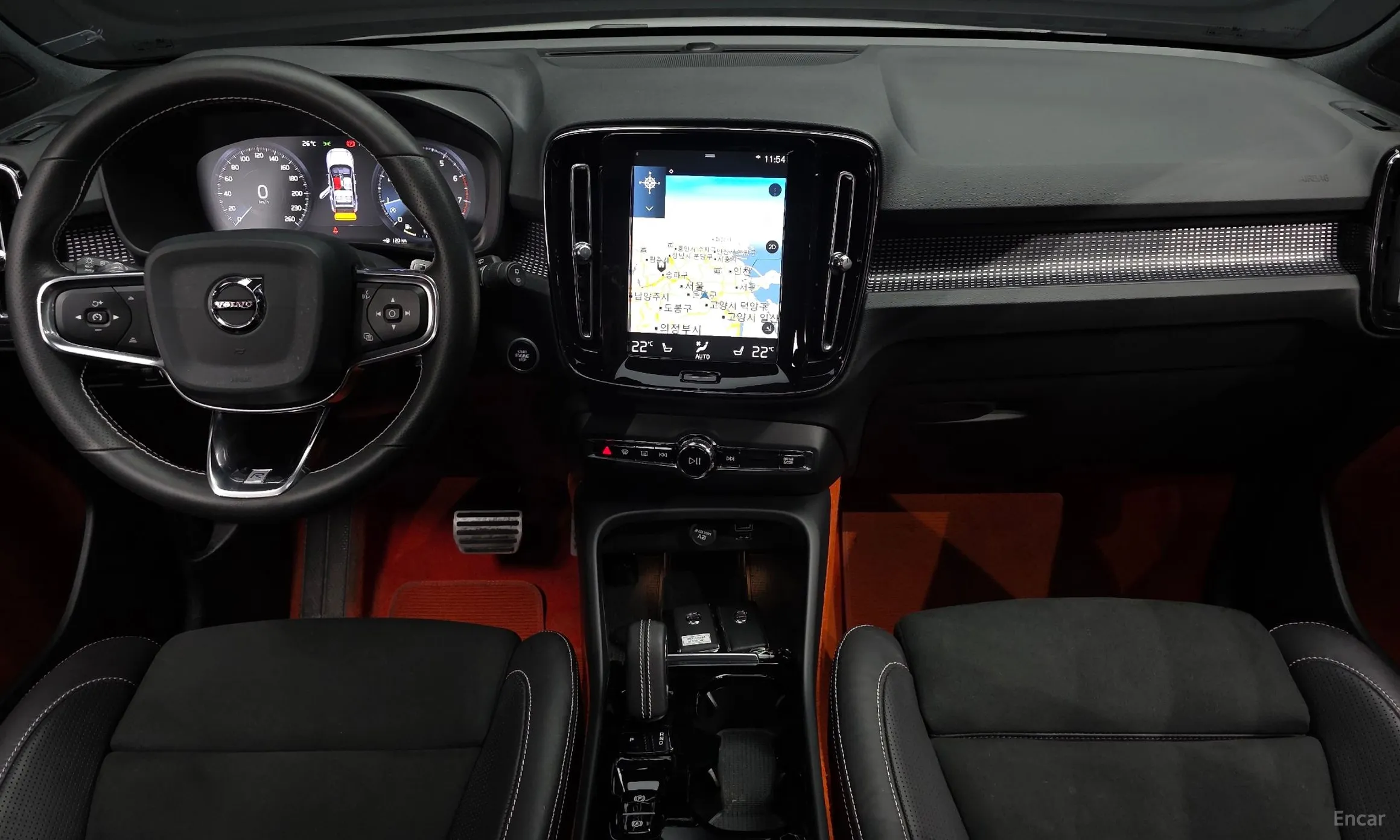 Volvo XC40 превью 7
