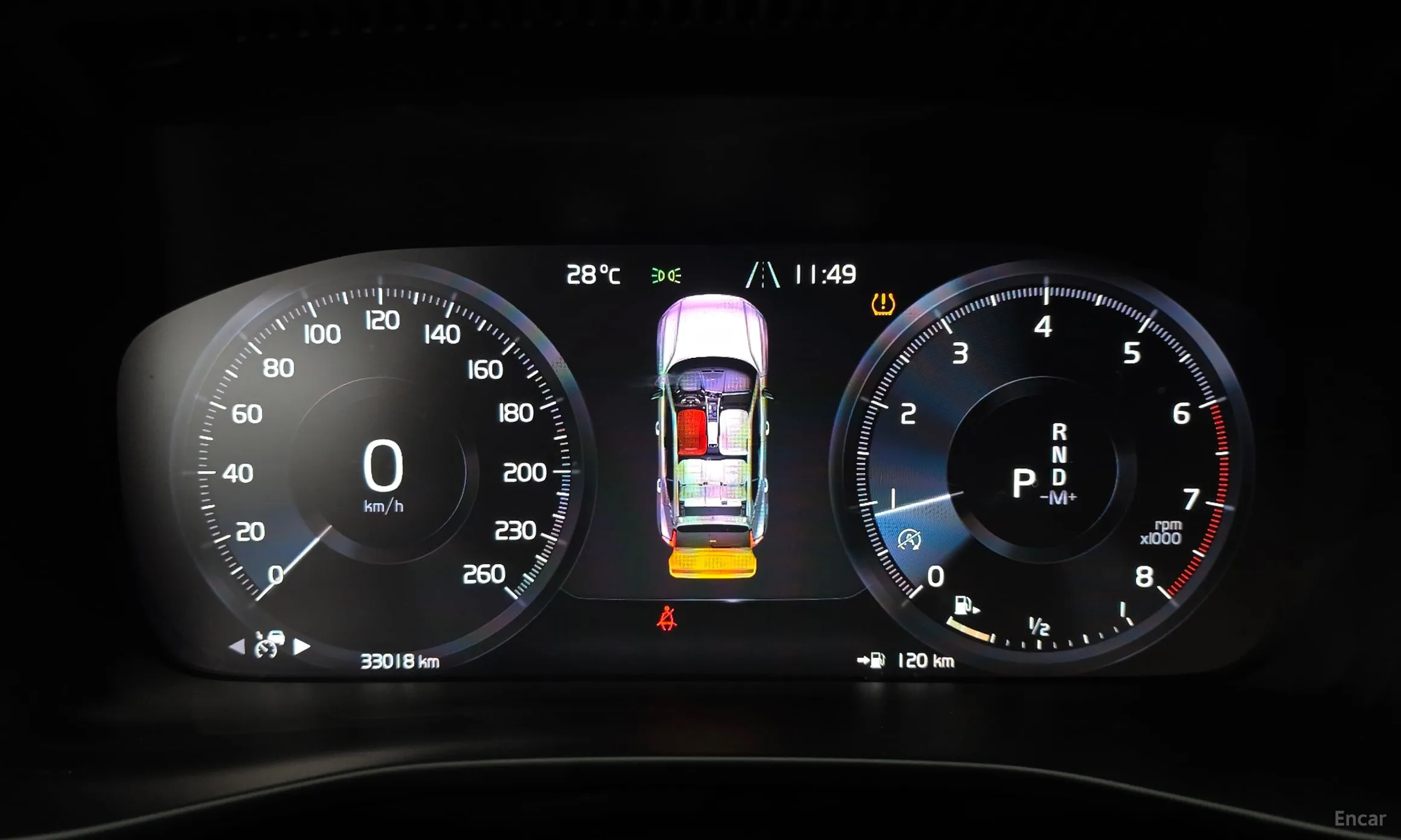 Volvo XC40 превью 8