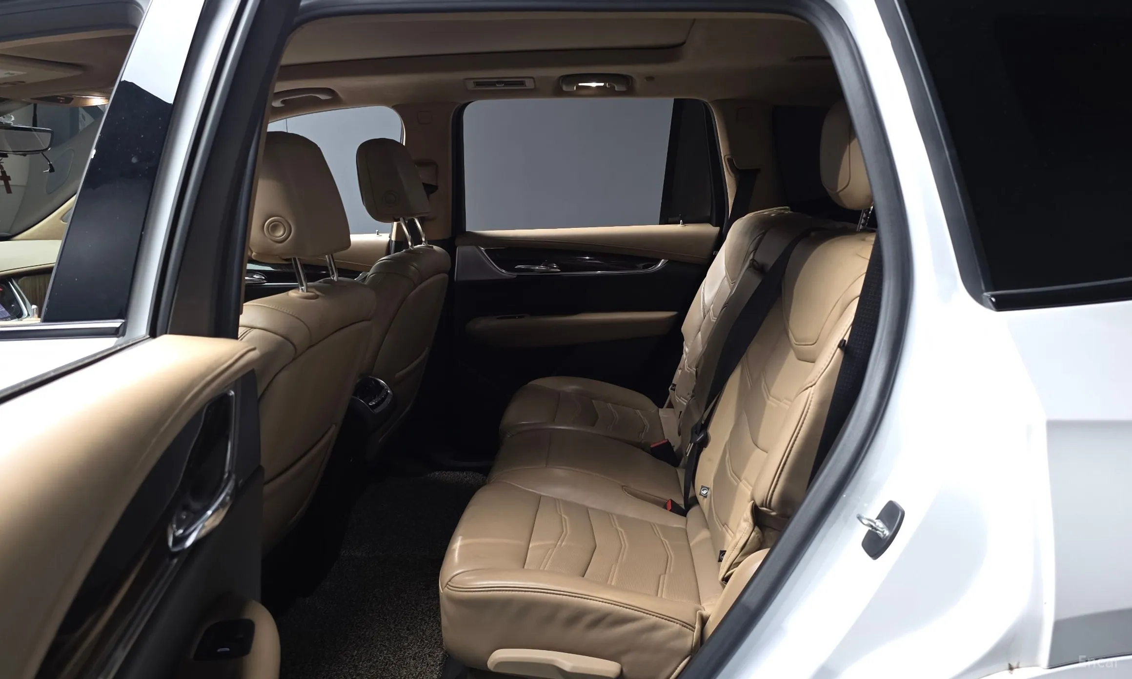 Cadillac XT6 превью 11