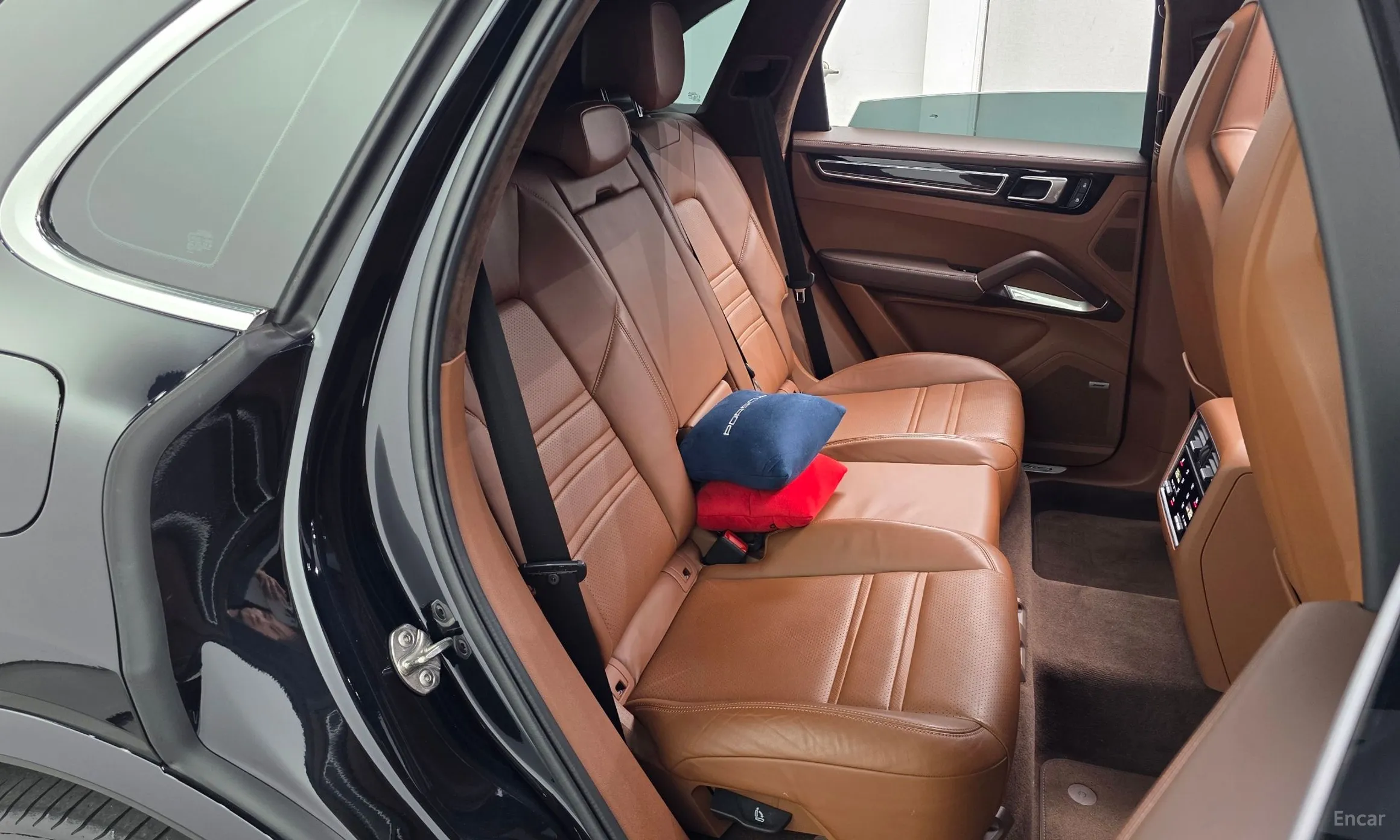 Porsche Cayenne (PO536) превью 11