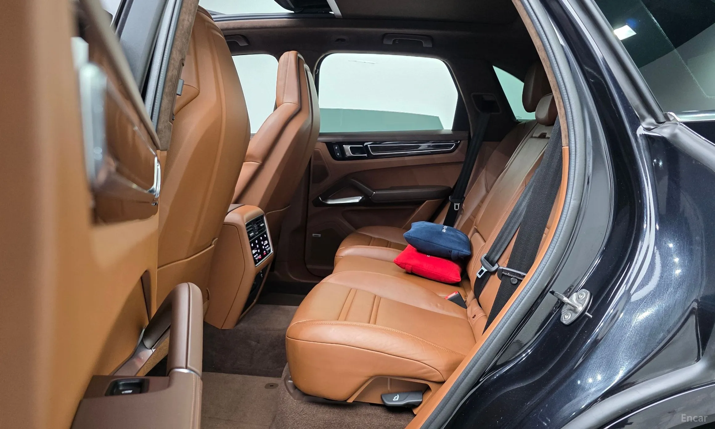 Porsche Cayenne (PO536) превью 12