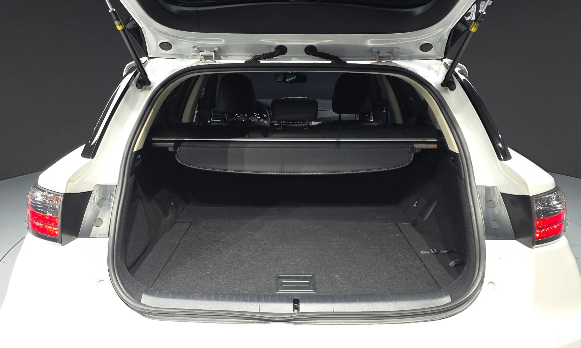 Lexus CT200h превью 19
