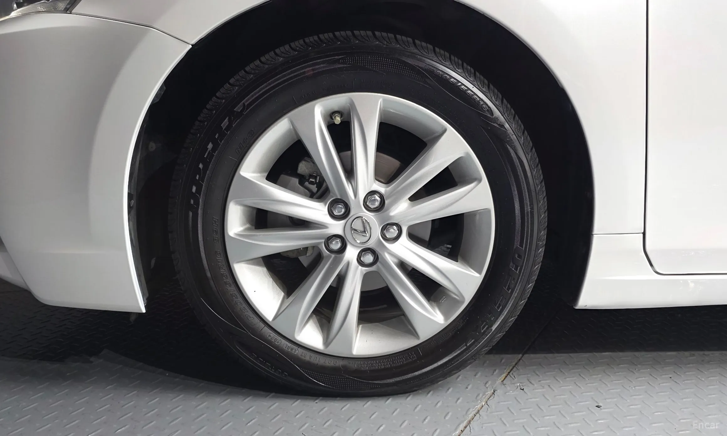 Lexus CT200h превью 5