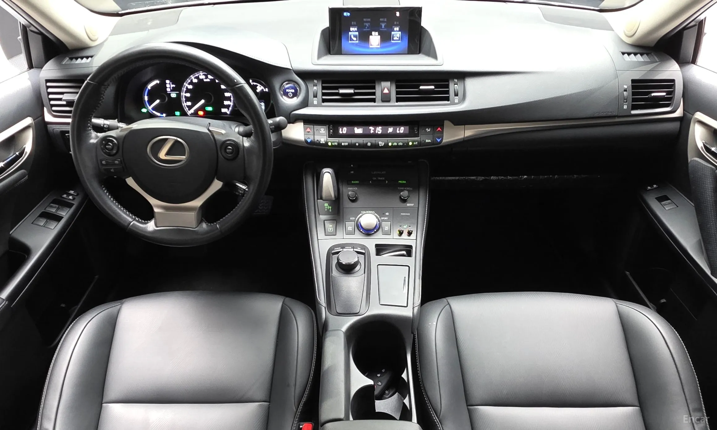 Lexus CT200h превью 7