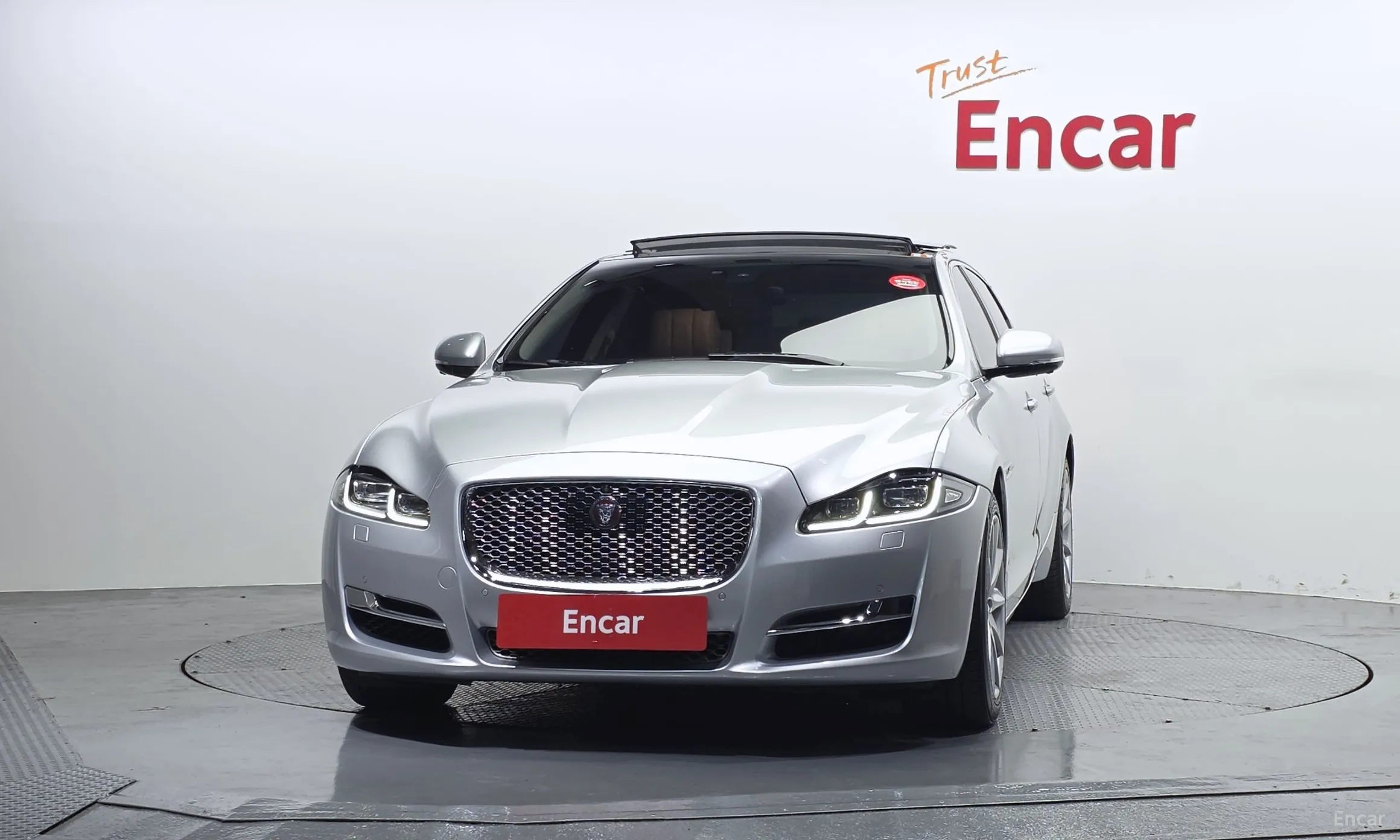Jaguar All New XJ превью 3