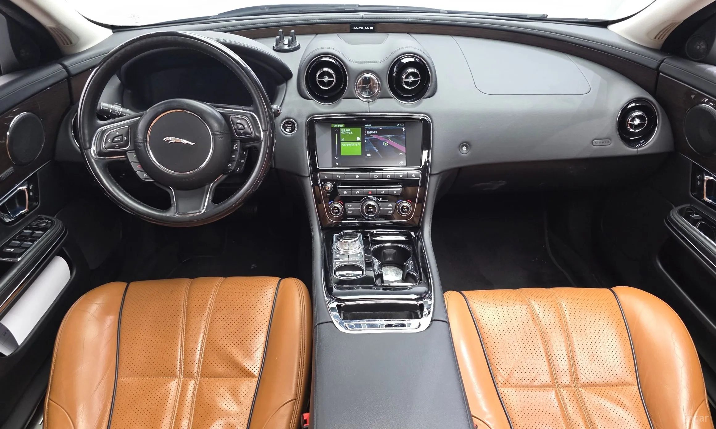 Jaguar All New XJ превью 7