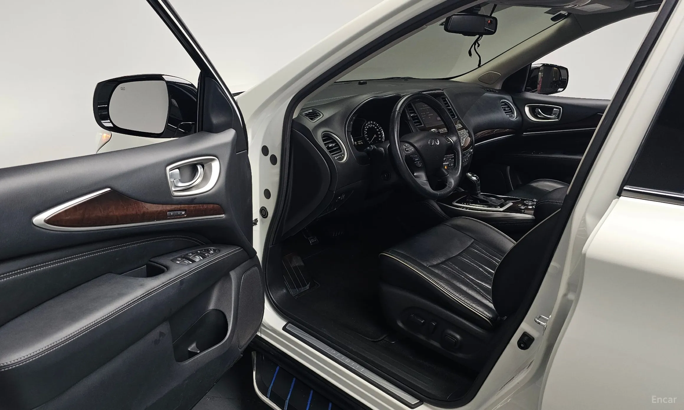 Infiniti QX60 превью 10