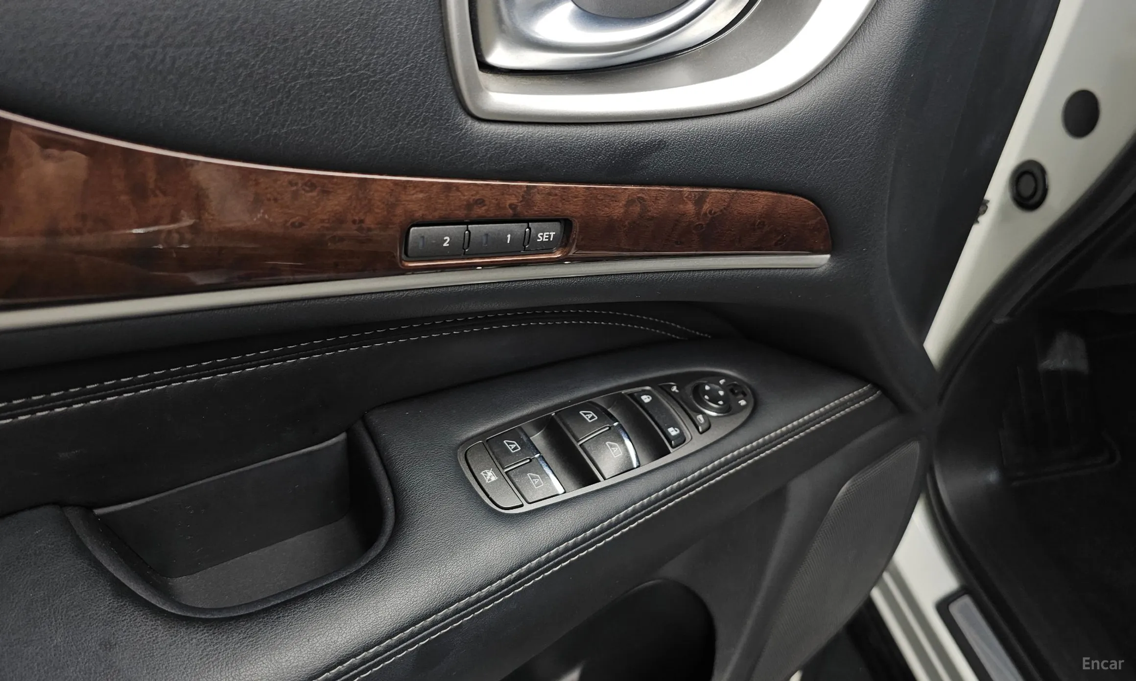 Infiniti QX60 превью 17