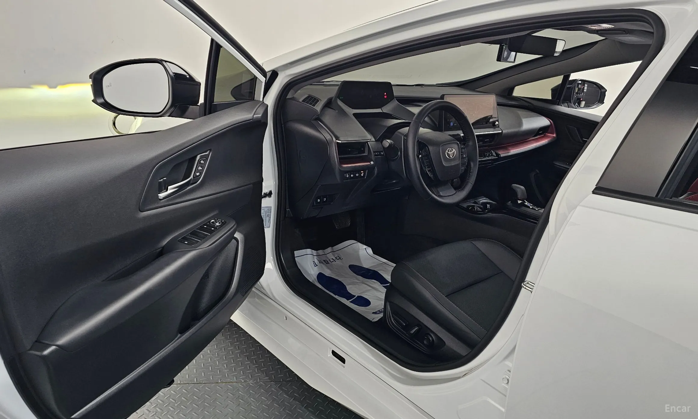 Toyota Prius 5th Generation превью 10