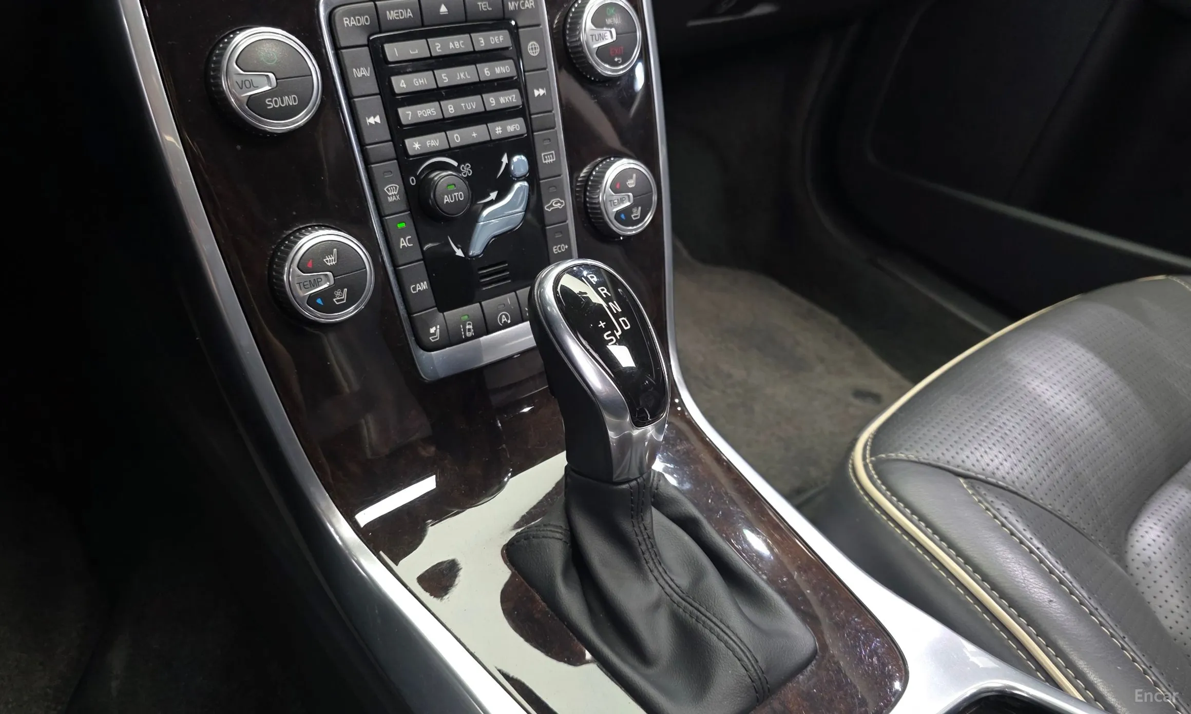 Volvo S80 превью 9