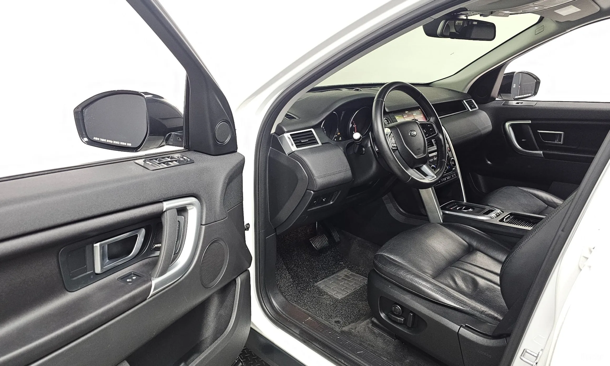 Land Rover Discovery Sports превью 10