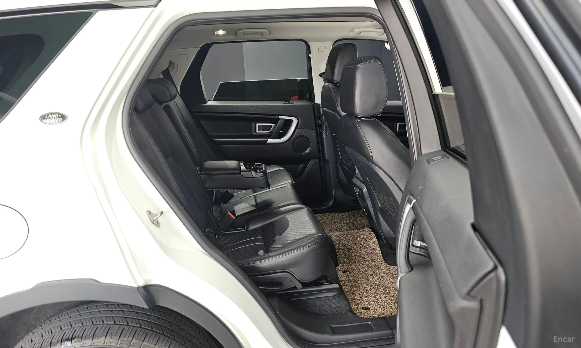 Land Rover Discovery Sports превью 11