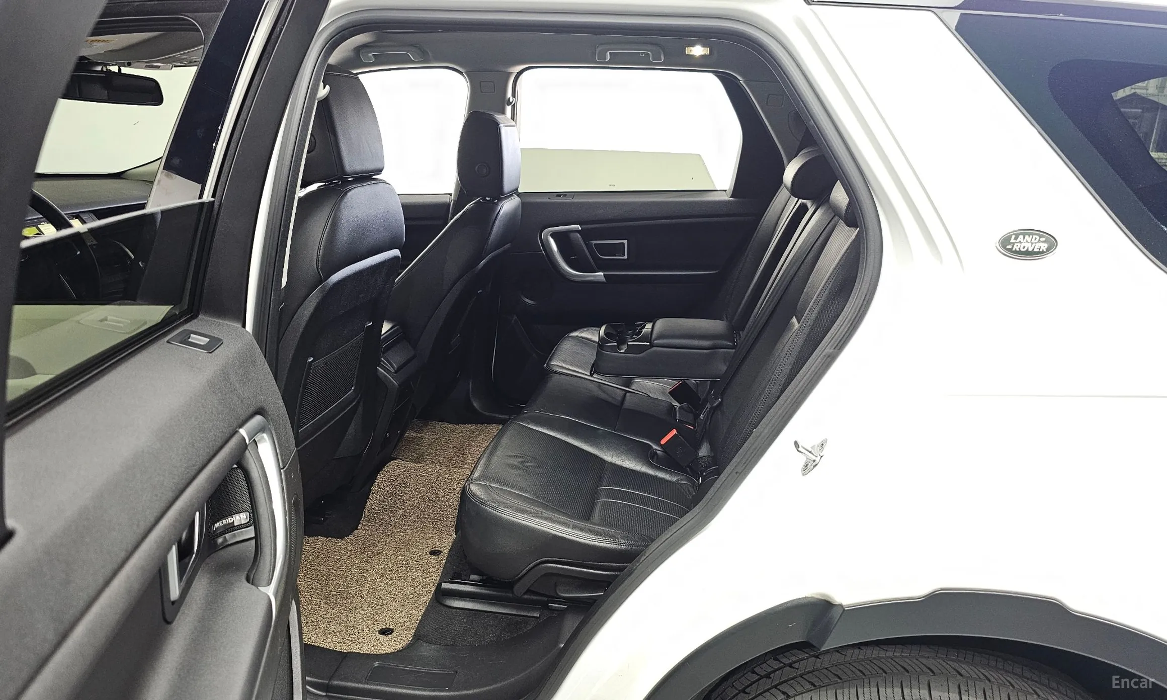 Land Rover Discovery Sports превью 12