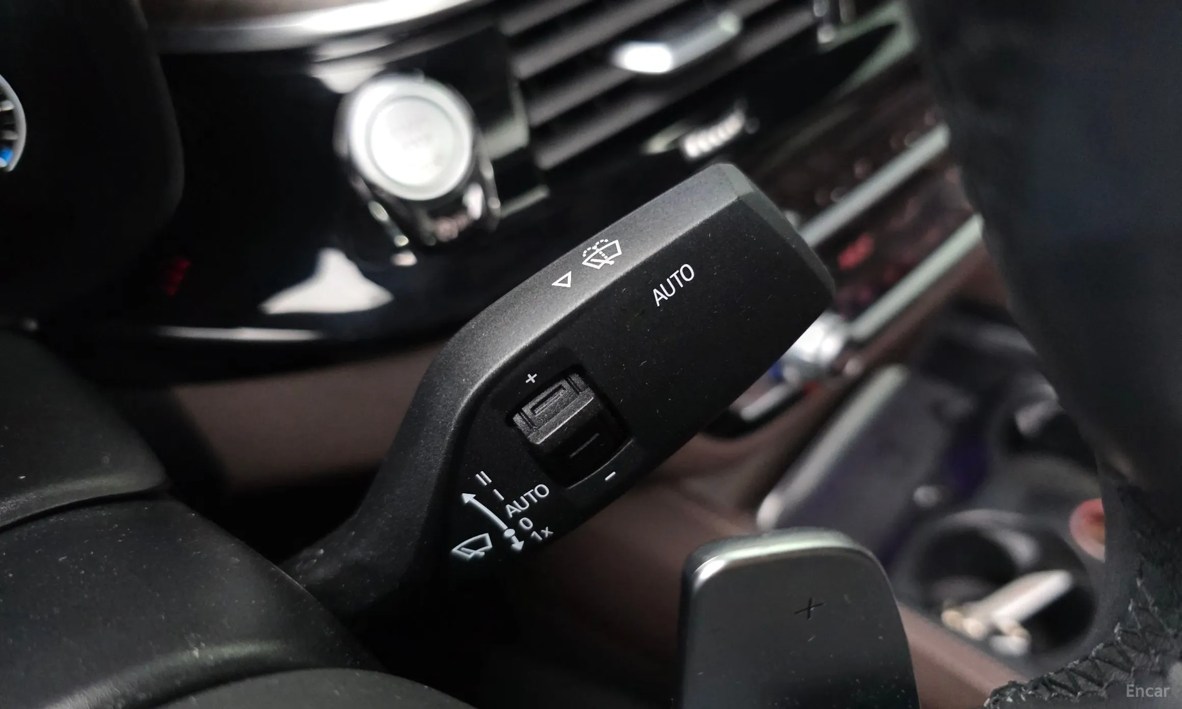 BMW 5 Series (G30) превью 19