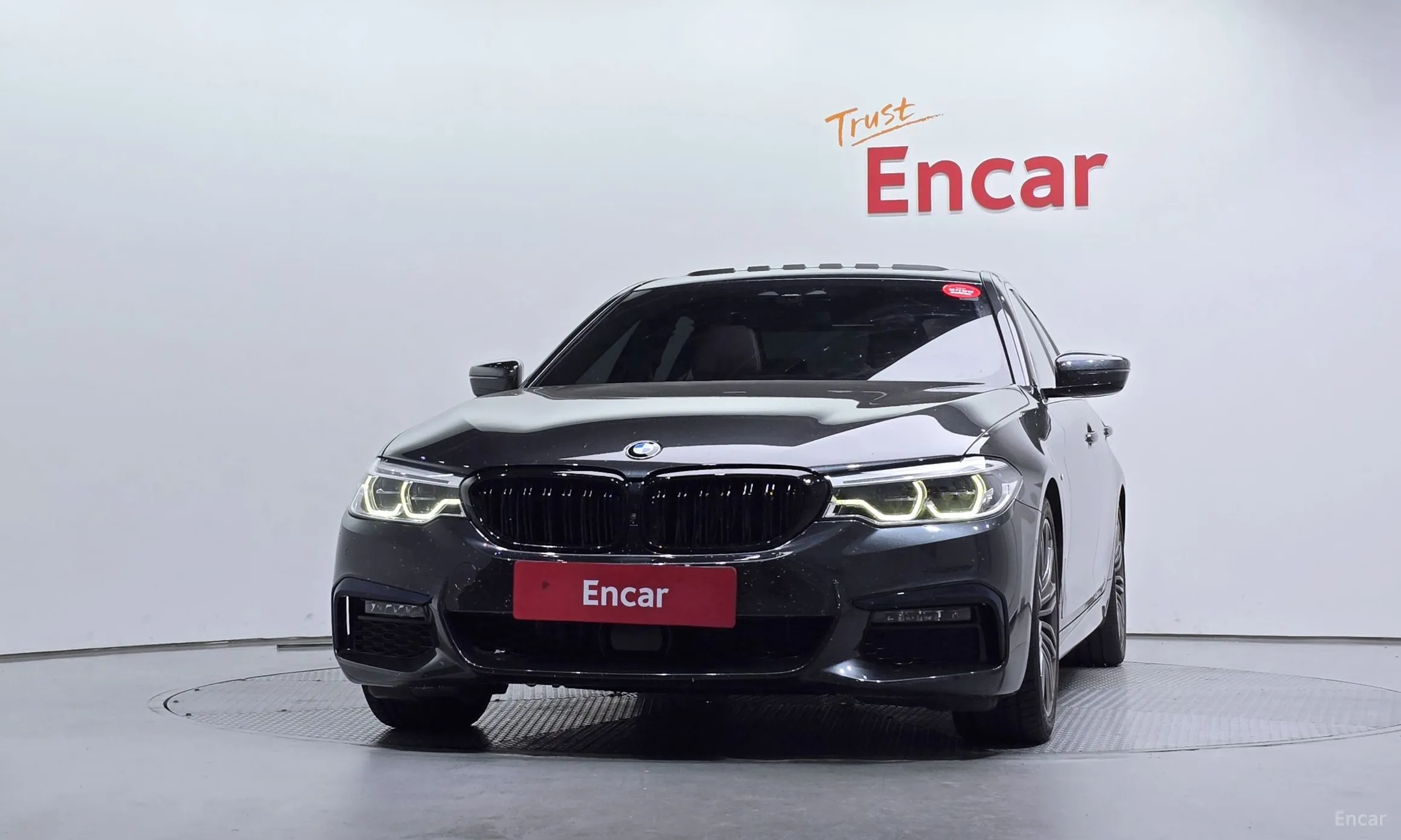 BMW 5 Series (G30) превью 3