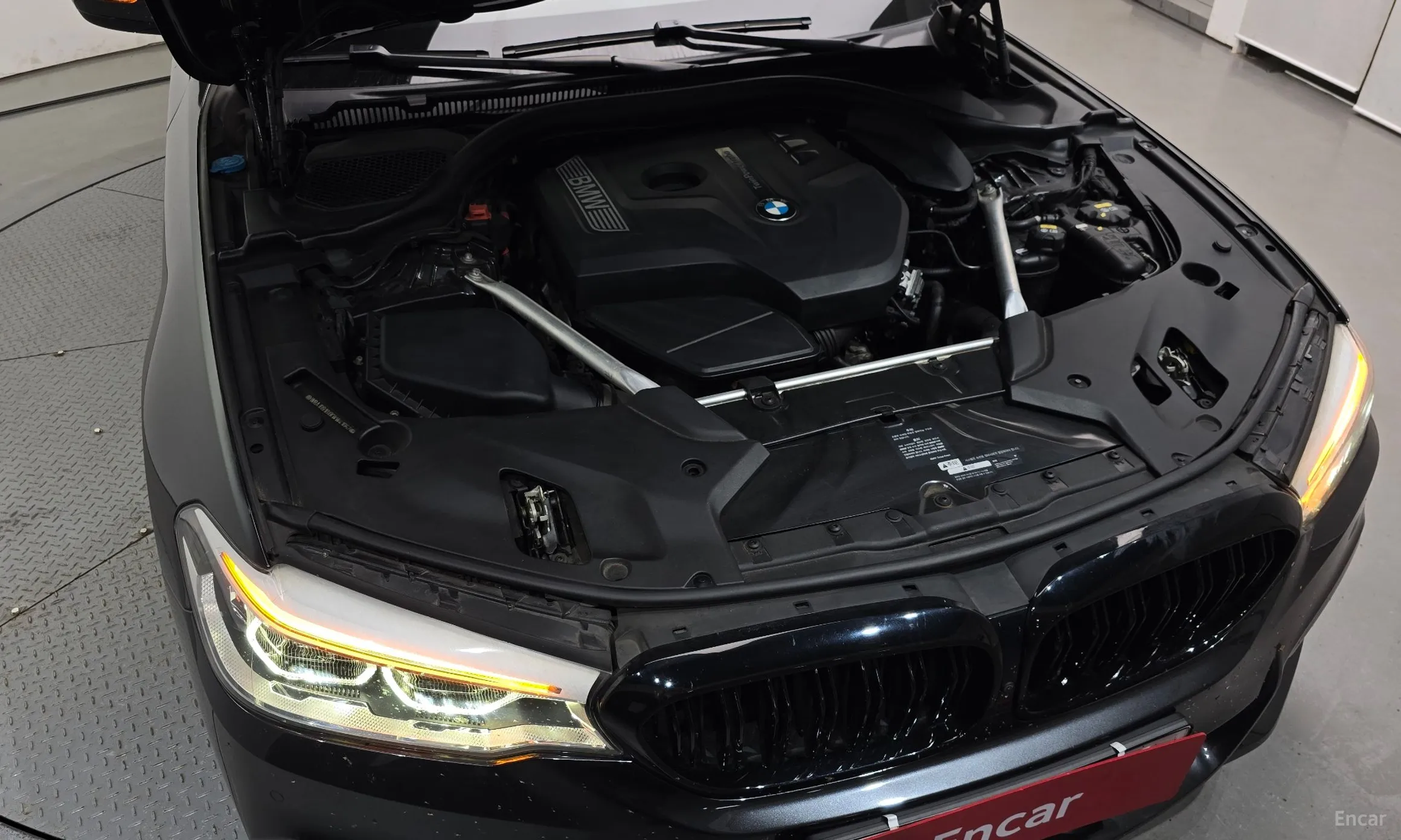 BMW 5 Series (G30) превью 6